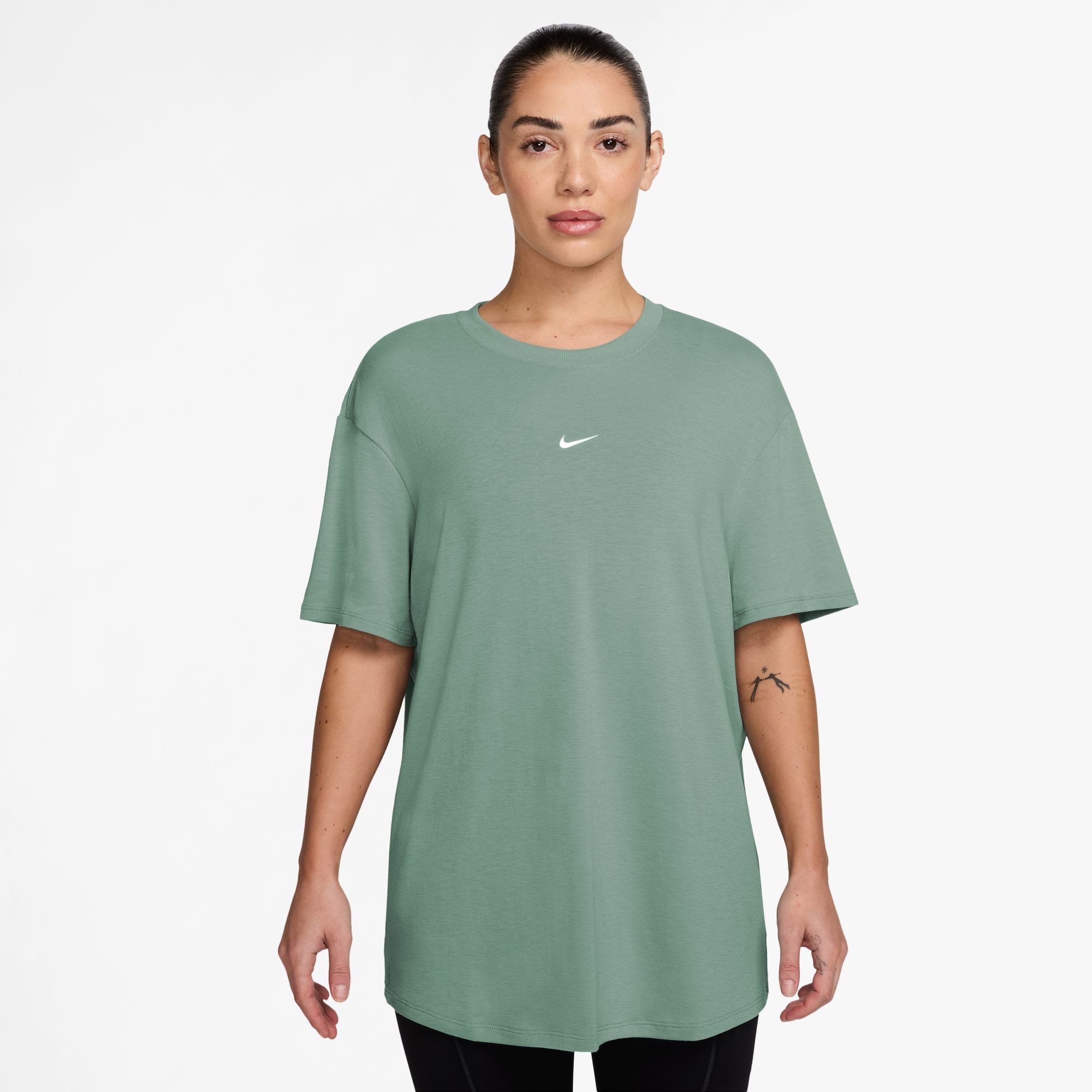 Nike T-Shirt W NK ONE RELAXED DF SS TOP Kurzarm-Design, mit Rundhalsausschnitt, aus Jersey, gerader Abschluss