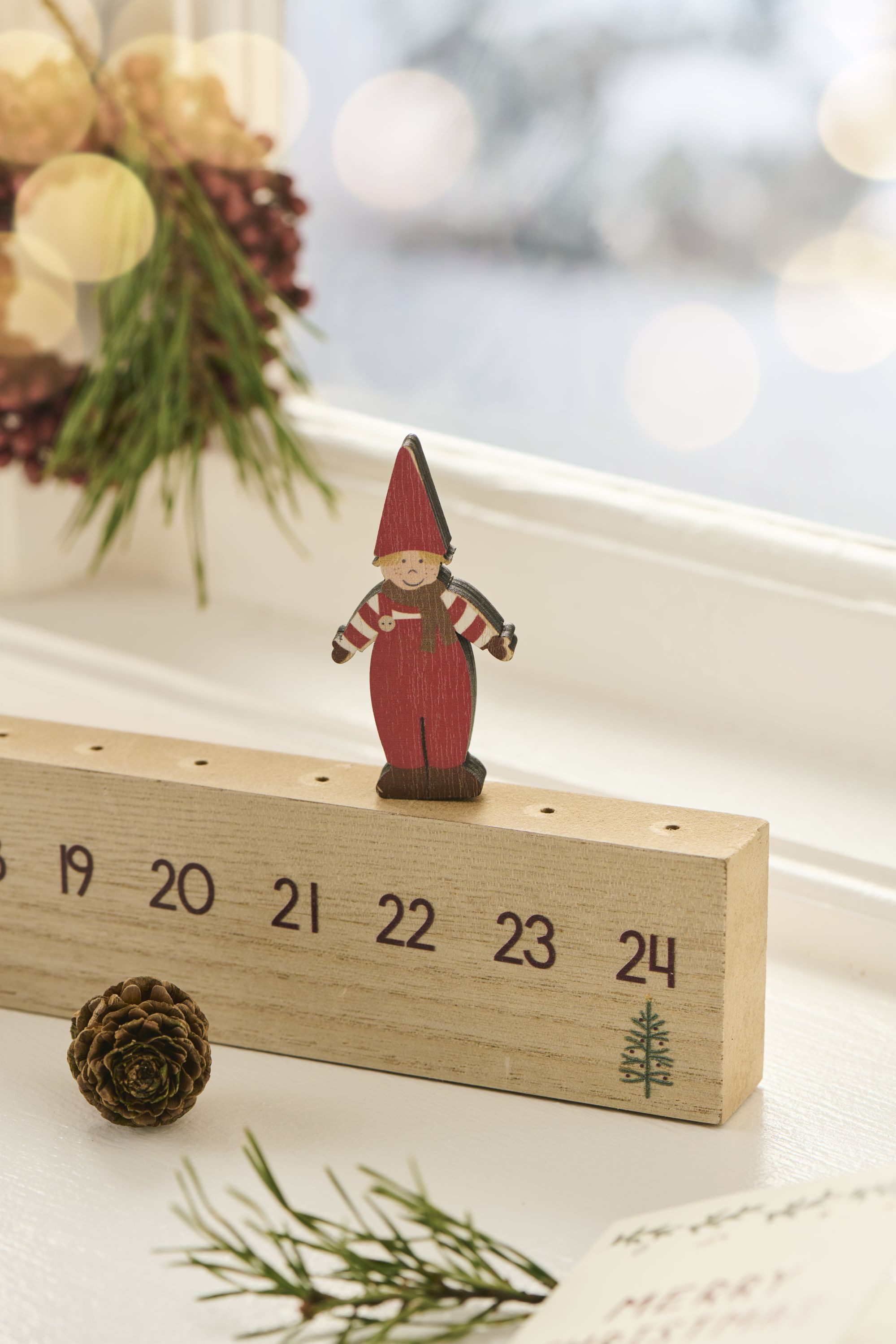 Ib Laursen Christbaumschmuck Ib Laursen - Adventskalender Weihnachtskalender Wichtel L50cm Holz