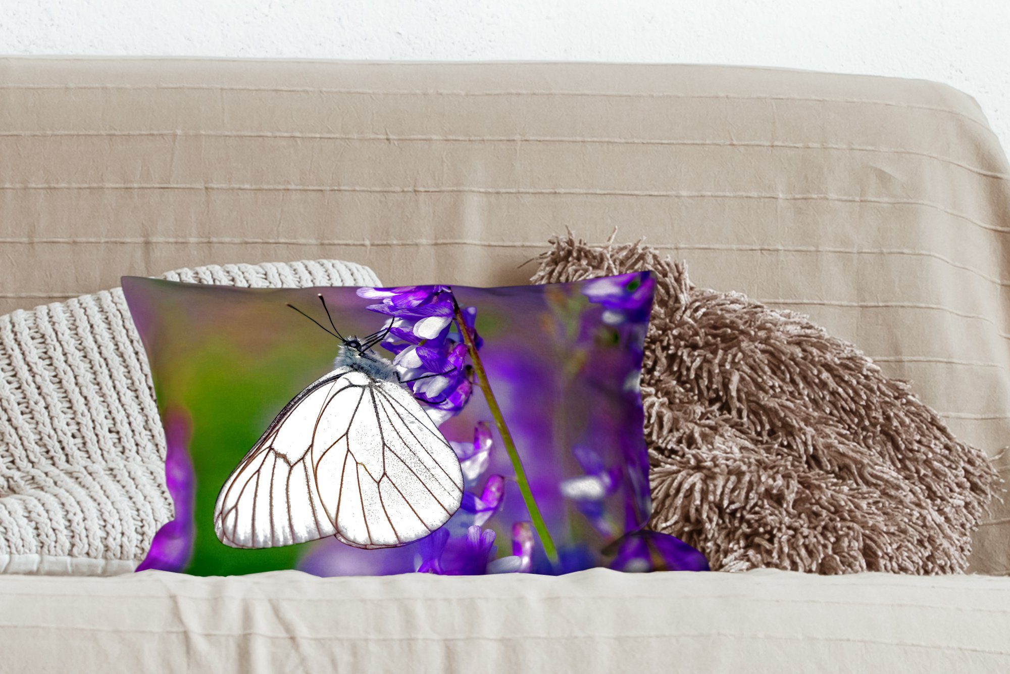 MuchoWow Dekokissen Schwarzgeäderter weißer auf Wohzimmer Schmetterling Zierkissen, Blüte, Schlafzimmer einer Dekokissen mit Füllung, Dekoration