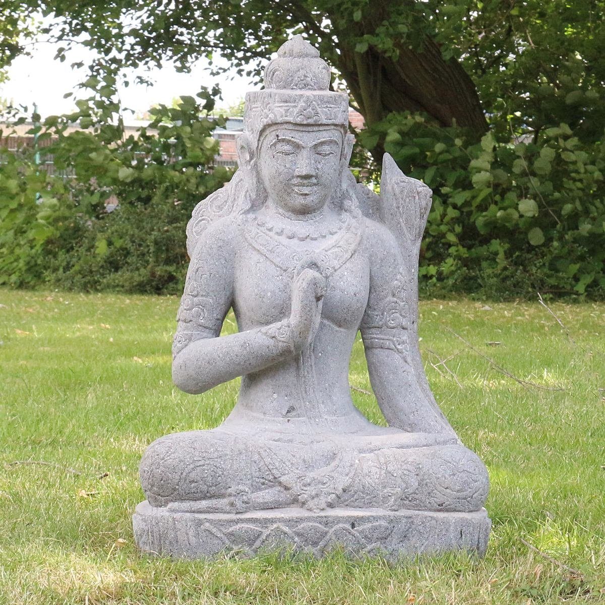 Herstellung Steinfigur Dewi sitzend (1 Ursprungsland Oriental Tara St), in Figur Massiv Flussstein Handarbeit im Galerie traditionelle Dekofigur 61 cm