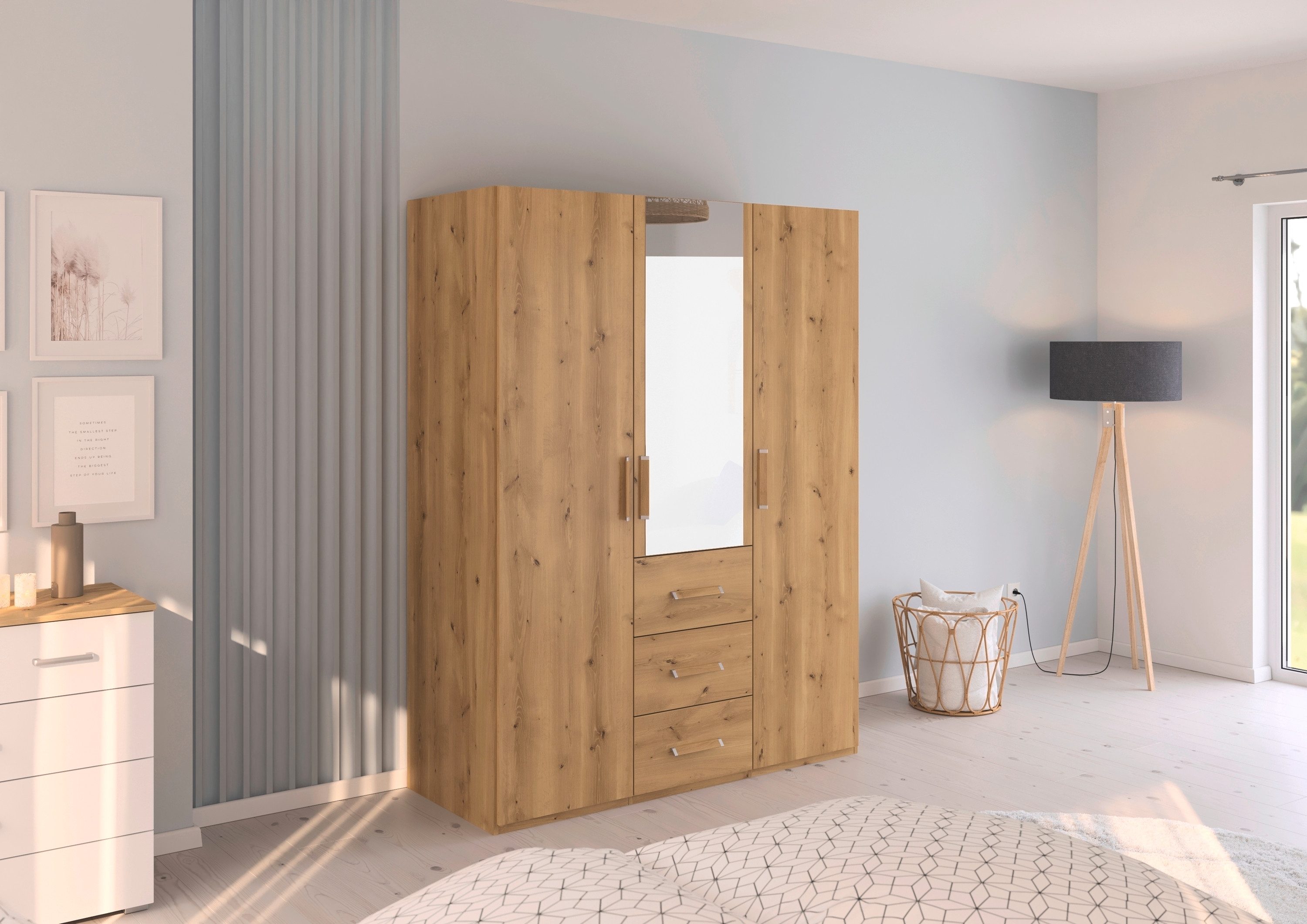 rauch Drehtürenschrank Kleiderschrank Schrank Garderobe Schlafzimmerschrank EVELYN (in 2 Höhen 197 oder 210 cm erhältlich, inkl. SOFT-CLOSE-FUNKTION) in elegantem Stil mit Schubladen 3 Breiten und 2 Höhen MADE IN GERMANY