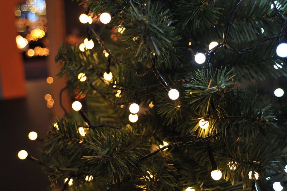 KONSTSMIDE LED-Lichterkette Weihnachtsdeko aussen, 160-flammig, LED  Globelichterkette, runde Dioden, 160 warm weiße Dioden, Trafobetriebener  Artikel für den Außenbereich