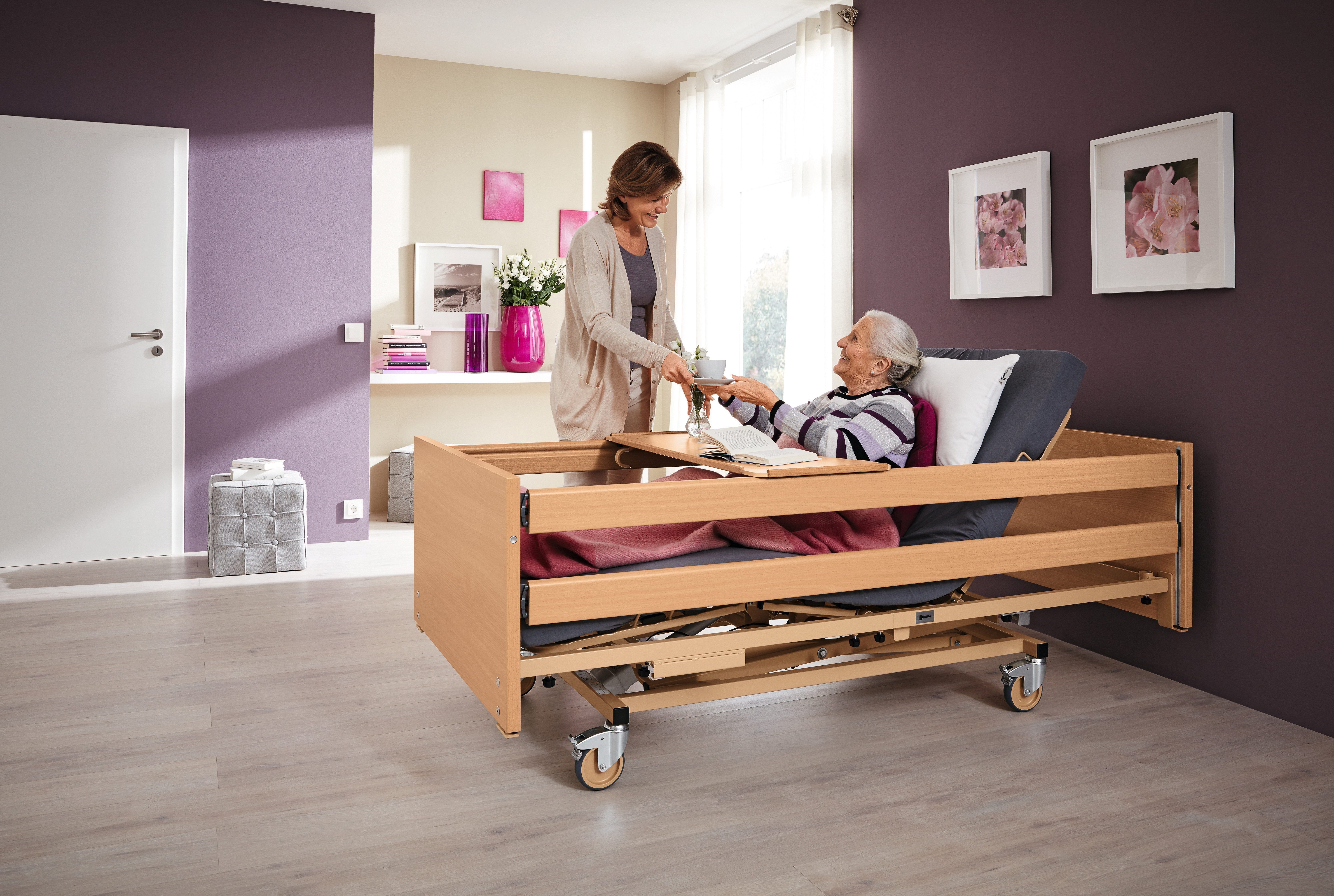 Burmeier Bett Westfalia IV Pflege und Seniorenbett (Lattenrost 4-geteilt, Robustes und stabils Bett, elektronisch verstellbar verstellbar (35-80cm), 200kg Arbeitslast), Kompletter Seitenschutz Mehr Lebensqualität Einfache Montage