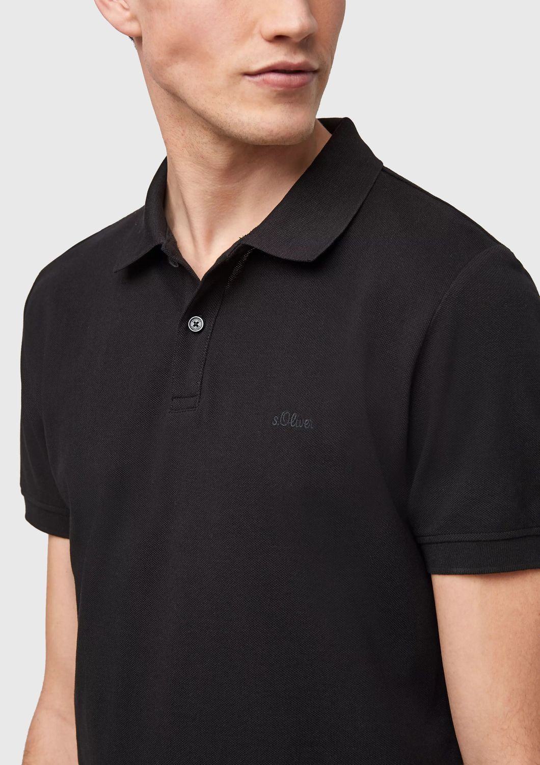 s.Oliver Poloshirt Basic (1-tlg) Piqué, Kragen, Knöpfe, Logo-Stickerei