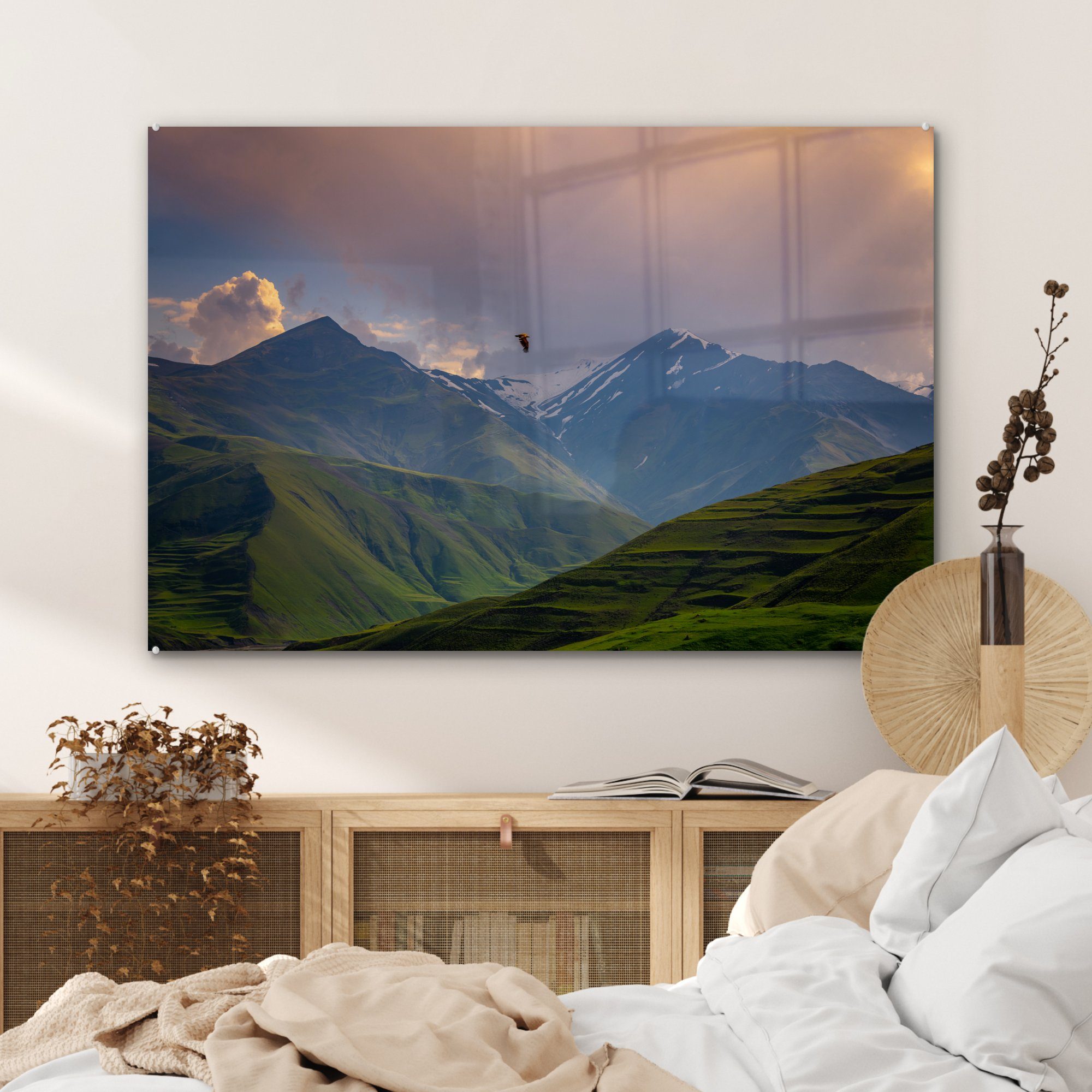 Aserbaidschan, Schlafzimmer Acrylglasbilder Wohnzimmer Vogel fliegt in über Acrylglasbild MuchoWow Berge (1 & die Ein St),