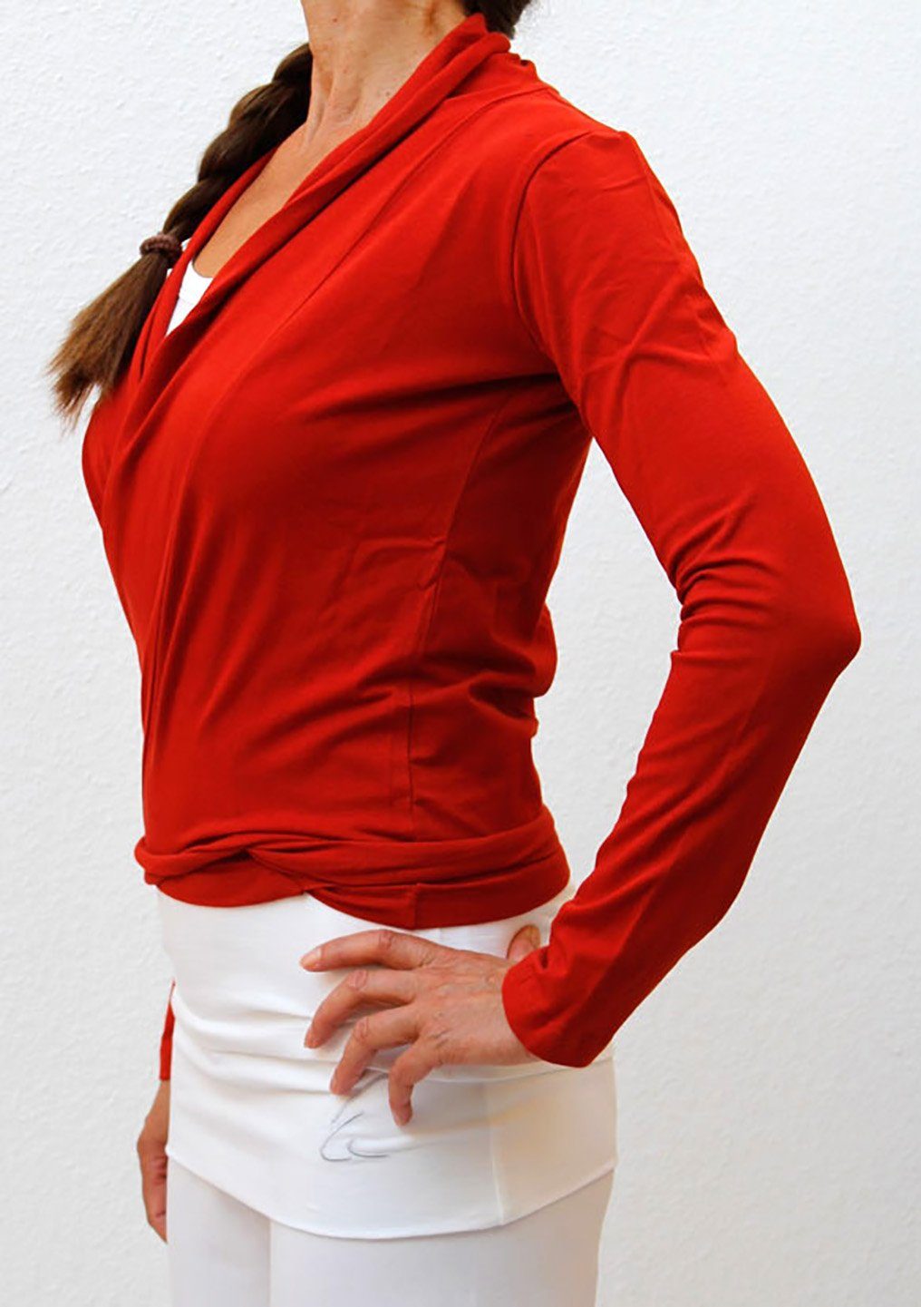 ESPARTO Yoga-Wickeljacke Wickelshirt Dhaara in Bio-Baumwolle variabel zu binden Sunset-Rot