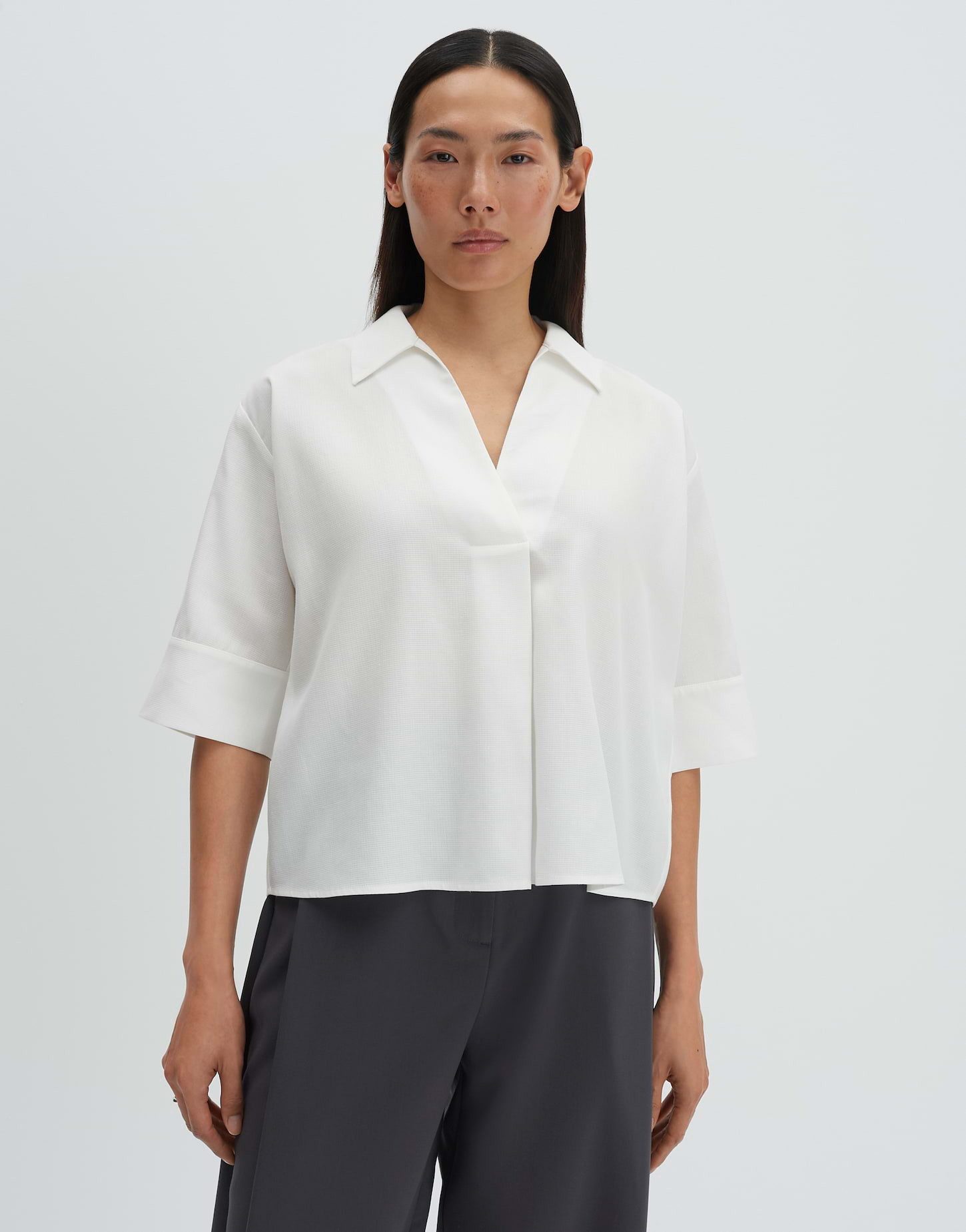 someday Kurzarmbluse Zinoa Bluse aus Webware mit dezenter Struktur Weite Passform, leichte Falte vorne