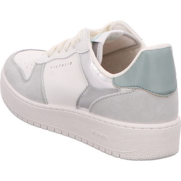 Victoria Sneaker