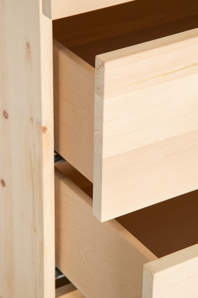 geborgenschlafen Schubkastenkommode Zirbe Massivholzkommode, Zirbenkommode – Holzkommode, Schubladen mit Soft-Close & Griffmulden, Handgefertigt in Deutschland
