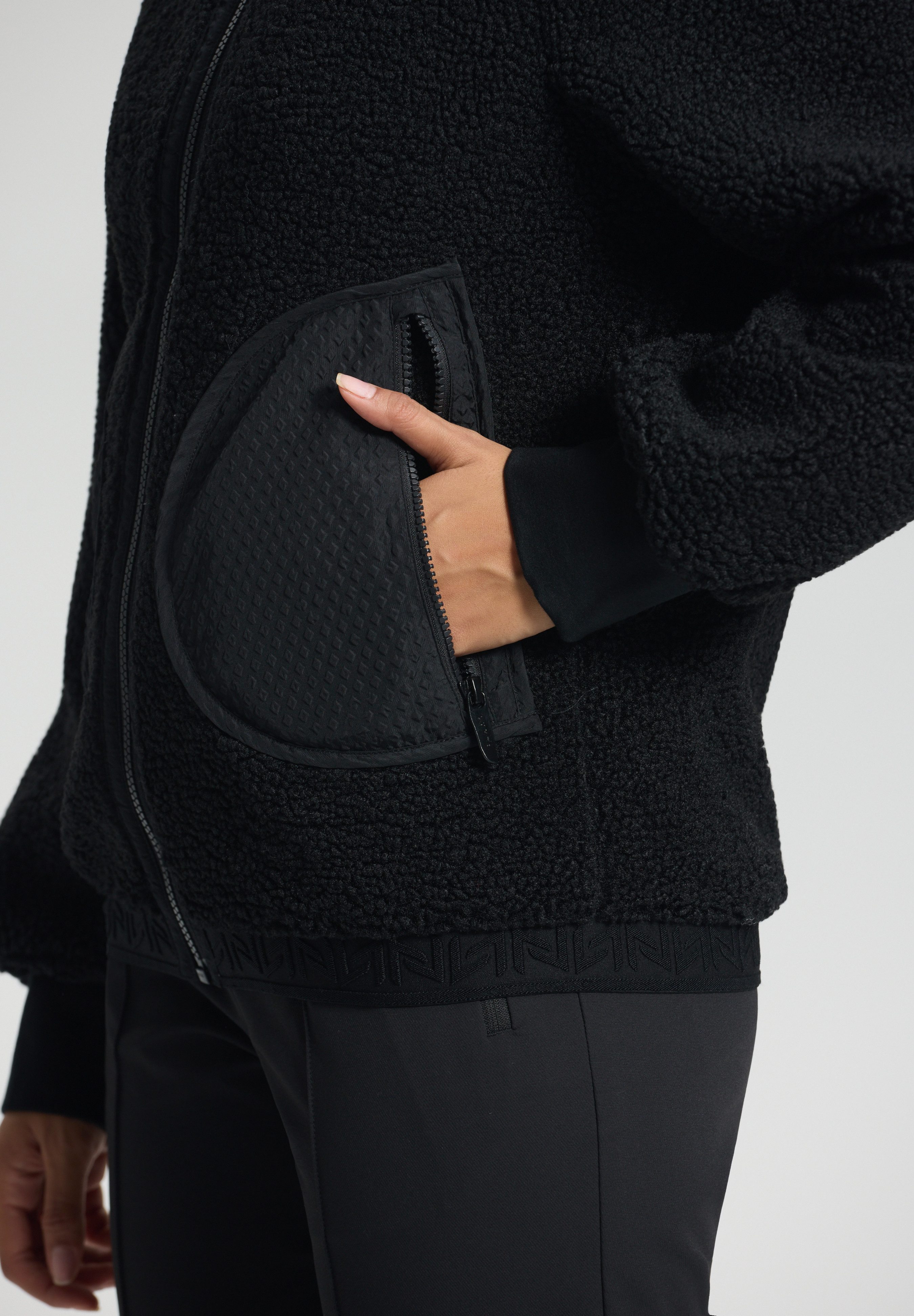 Luhta Fleecejacke ISKOINEN mit Stehkragen, aus Polyester, in den Größen XS bis XXL – Bild 3 von 5