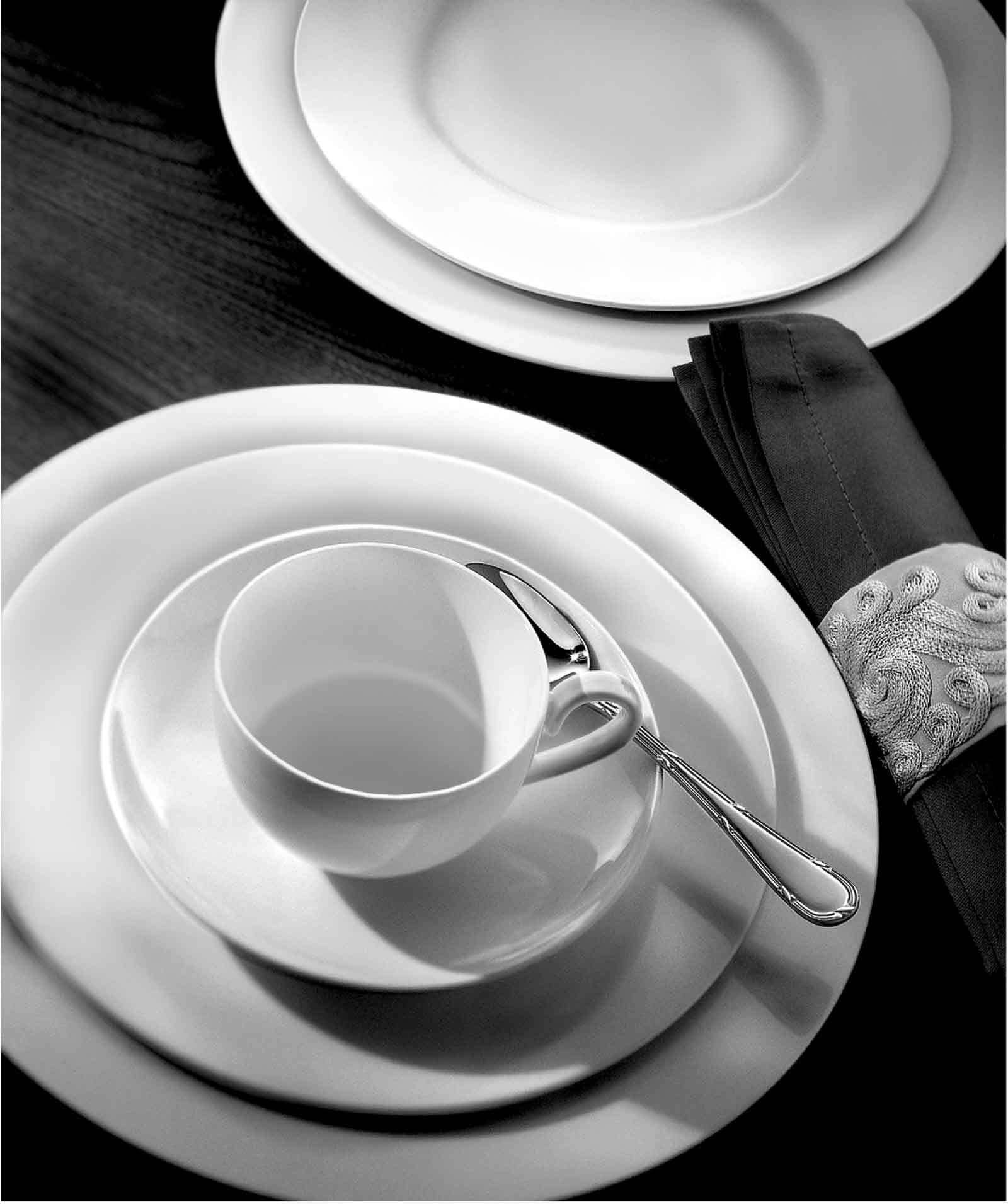 Villeroy & Boch Tasse Royal Kaffeetassen mit Untertassen 200 ml, 12-tlg., Porzellan
