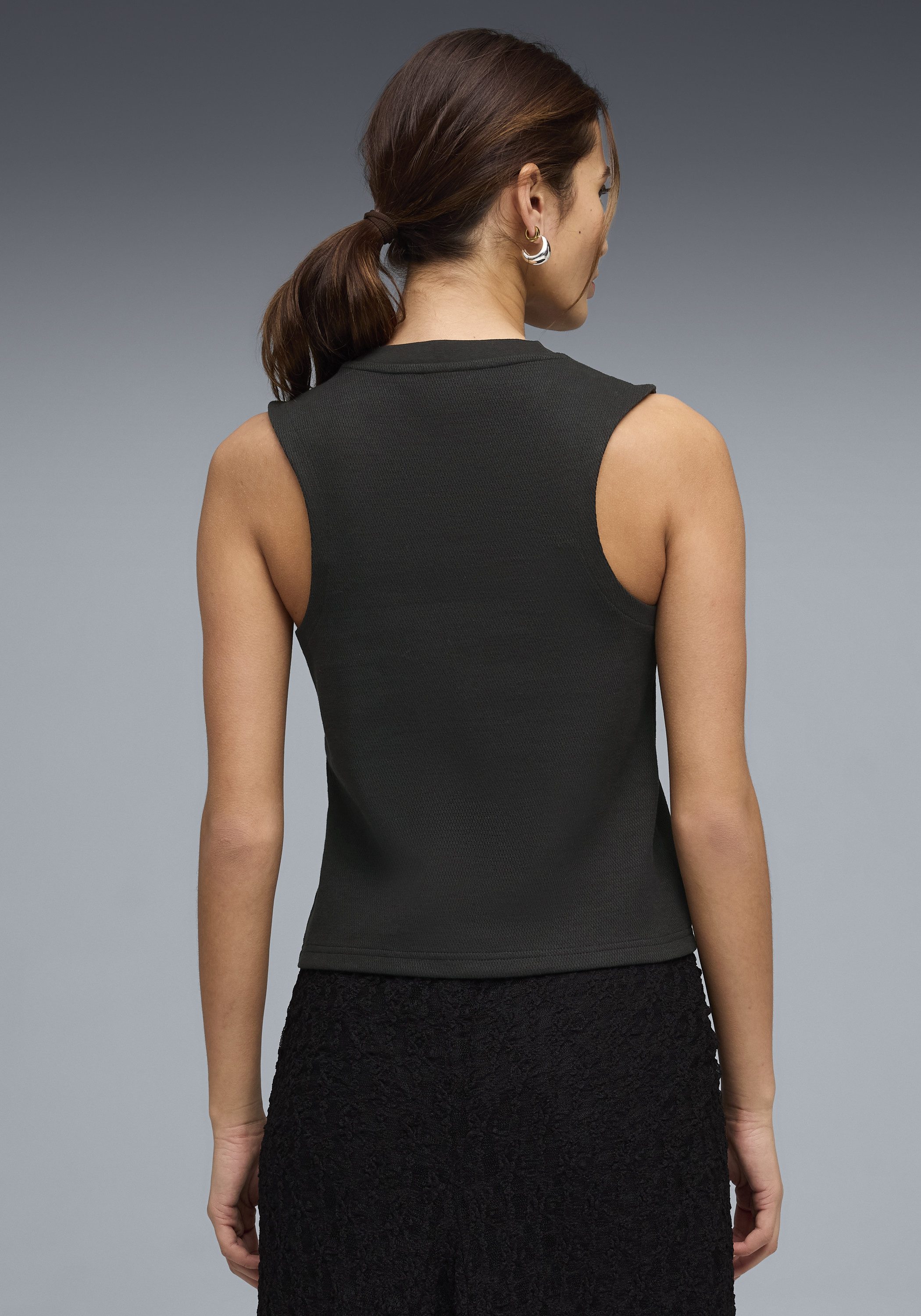 PUMA Tanktop CLASS COMFORT TANK sportlicher Stil, ärmellos, Rundhalsausschnitt, ohne Kapuze