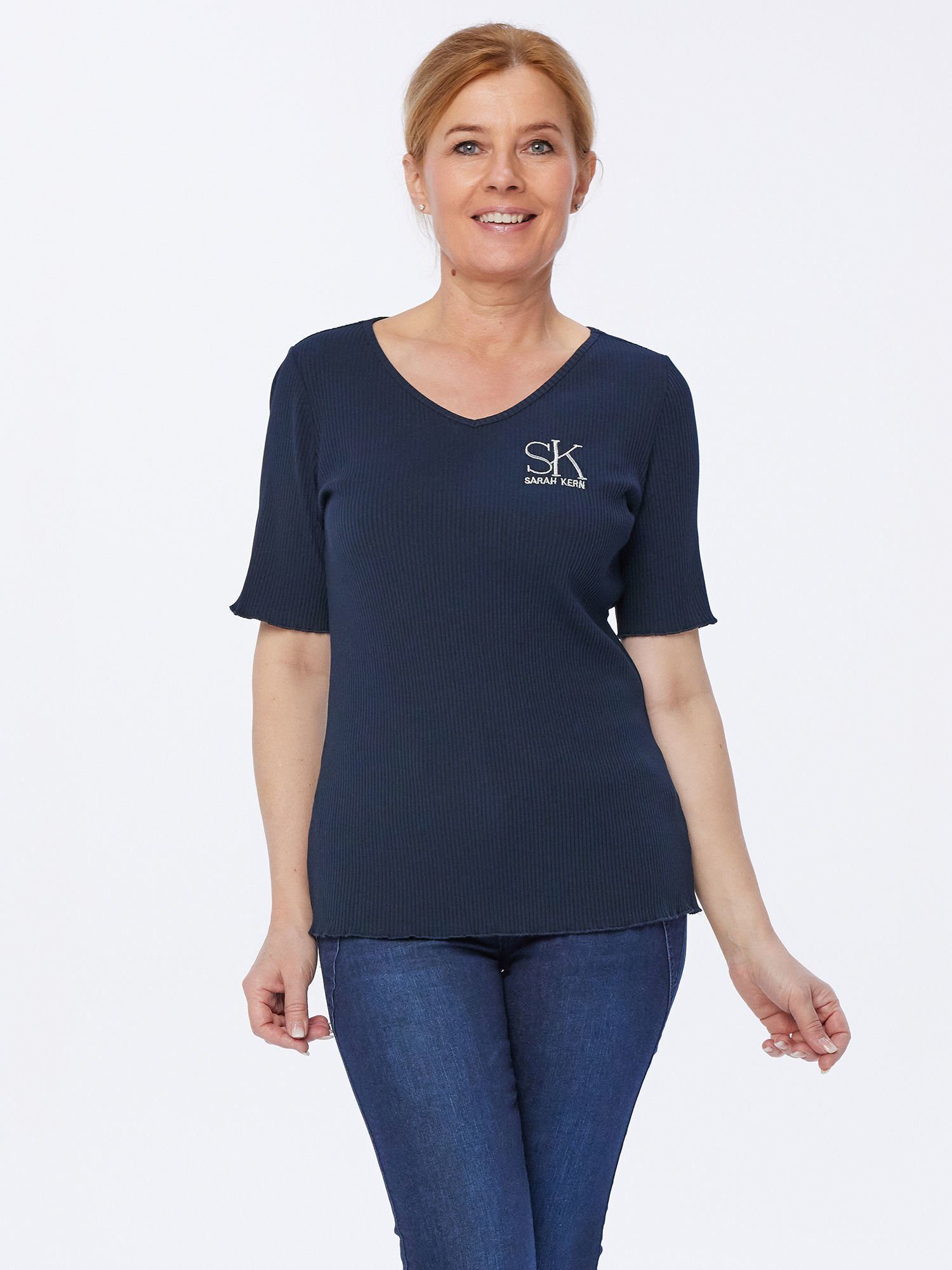 Sarah Kern T-Shirt Rippshirt Oberteil-figurbetont mit SK-Logo | T-Shirts
