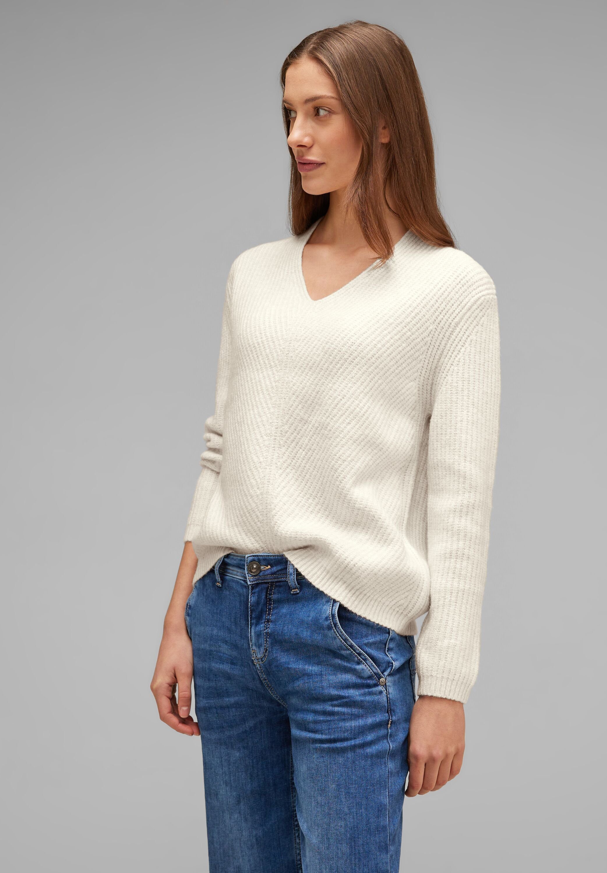 V-Ausschnitt-Pullover