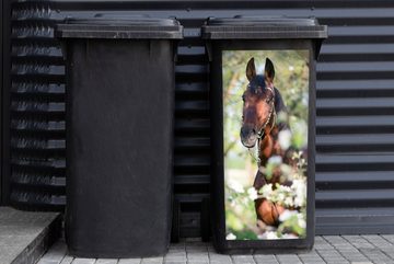 MuchoWow Wandsticker Pferde - Blüte - Frühling - Tiere (1 St), Mülleimer-aufkleber, Mülltonne, Sticker, Container, Abfalbehälter