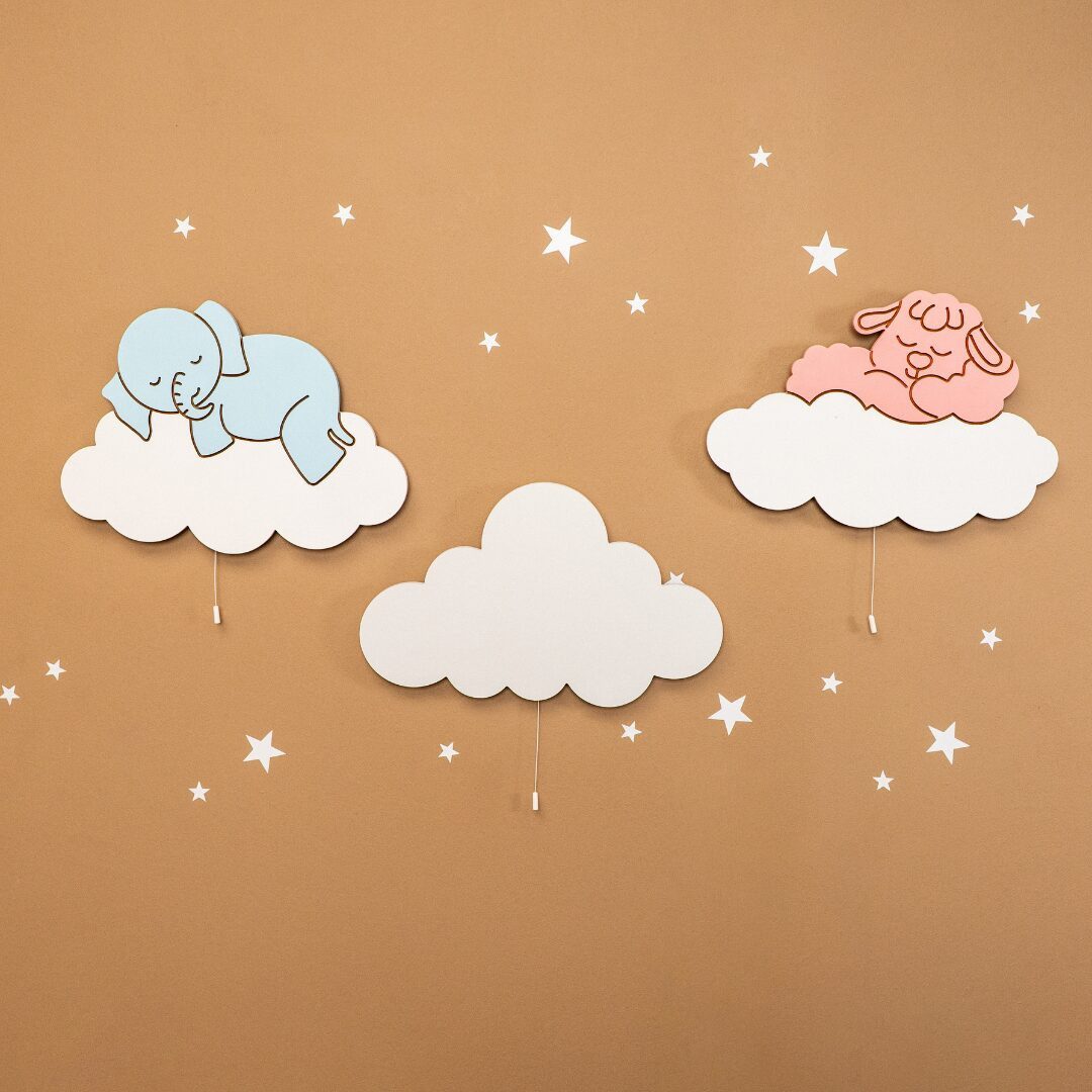 COZYCOLLECTIONS LED Wandleuchte Wandnachtlicht„ (Elefant und Lamm) auf der Wolke + Wolke in Holzoptik, LED, Warmweiß, Montessori: sanftes Licht & eigene Schalter fördern Autonomie