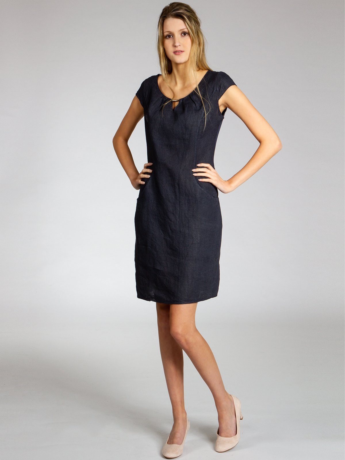 Caspar Sommerkleid SKL020 knielanges Damen Sommer Leinenkleid mit eleganter Metallspange Luftig leicht, figurumspielende Form, mit seitlichem Jersey-Einsatz