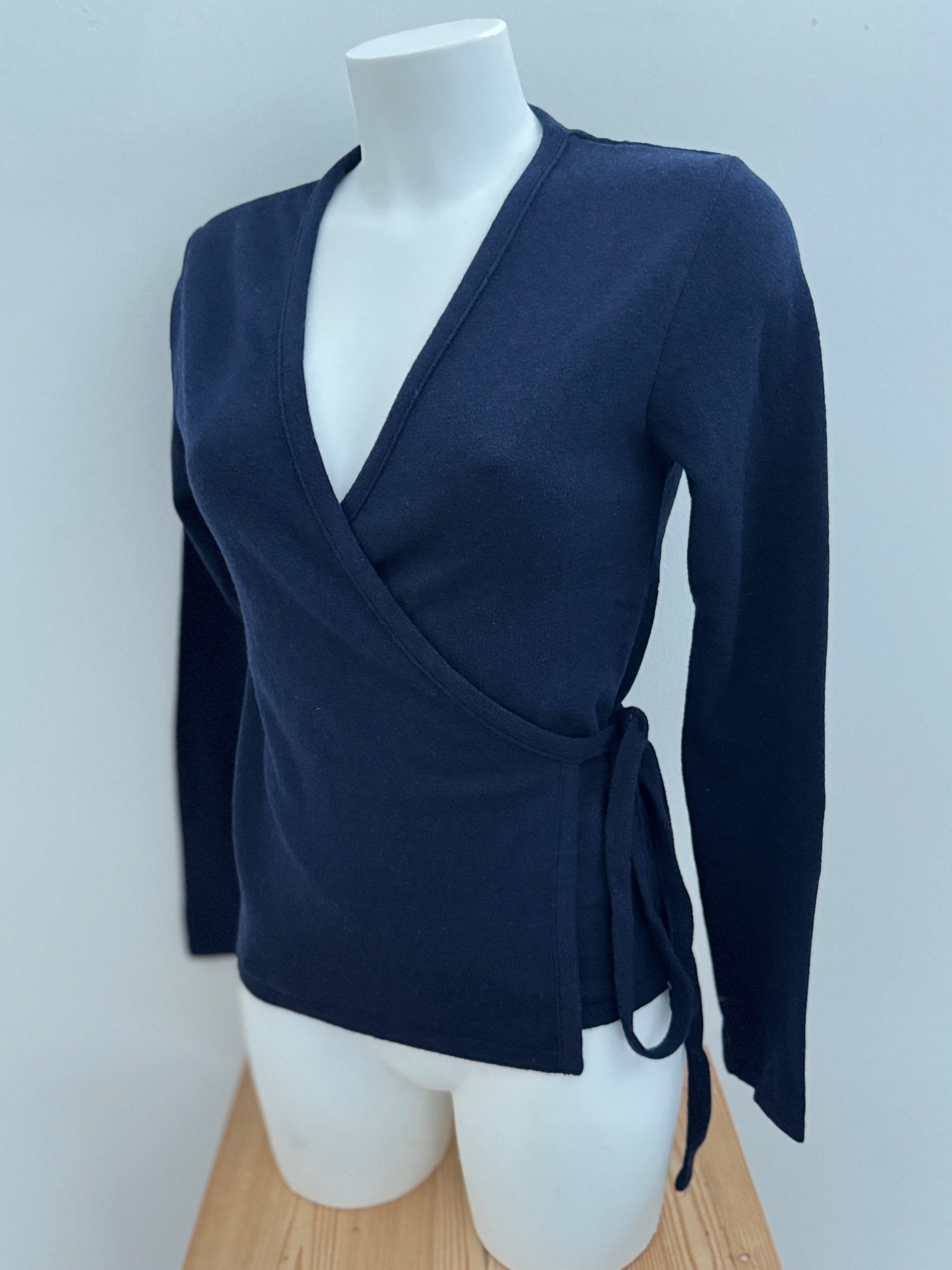 Zuckerwatte Wickelpullover Wickelpullover aus weicher Merino günstig online kaufen