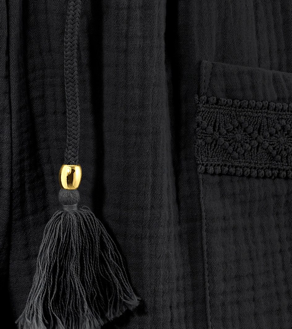 Aniston CASUAL Shorts mit Häkel-Applikationen verziert