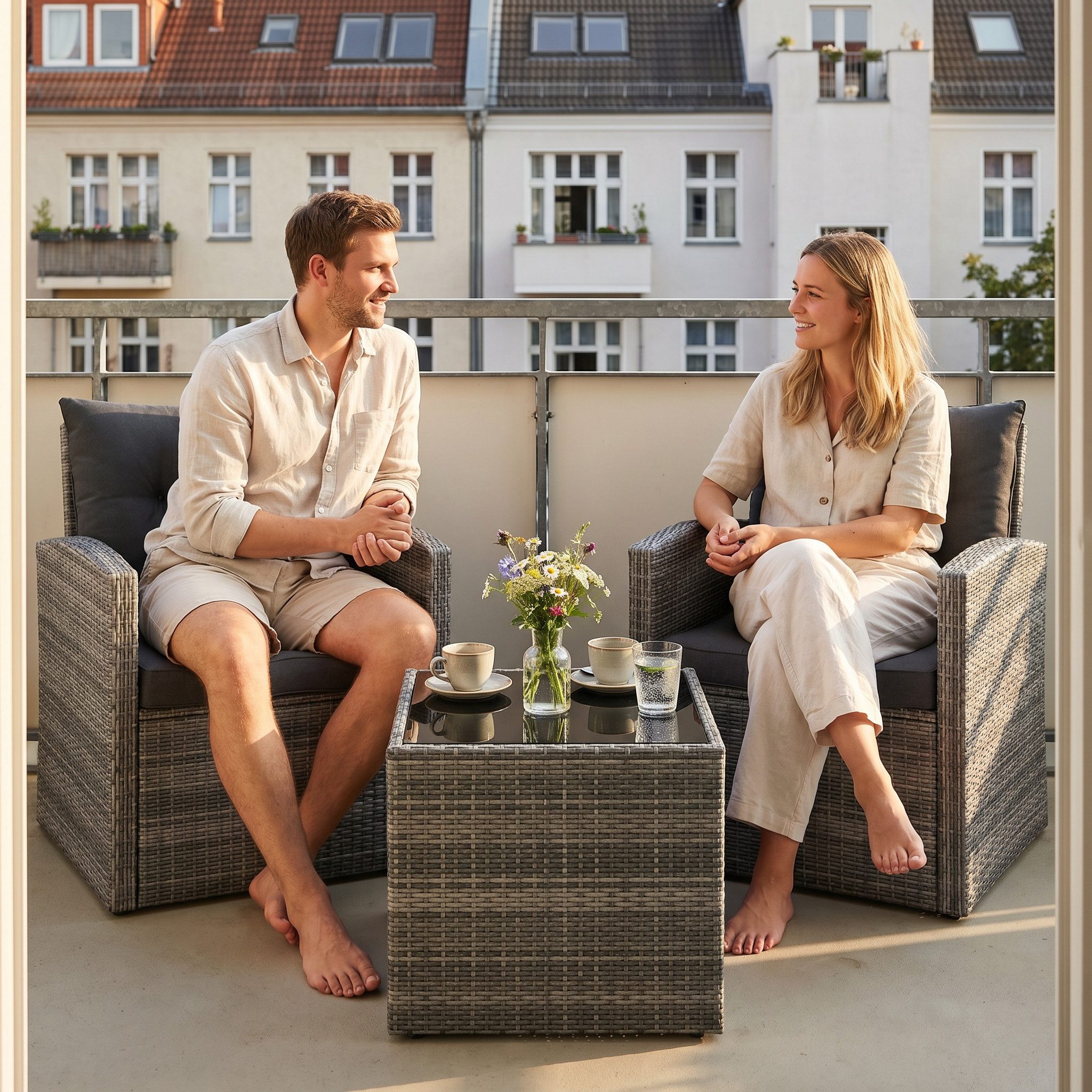 STEELSØN Sitzgruppe Selaria, Sitzgarnitur wetterfest inkl. Sitzkissen, (2-tlg., Grau), Gartenlounge mit 2 Stühlen & Tisch