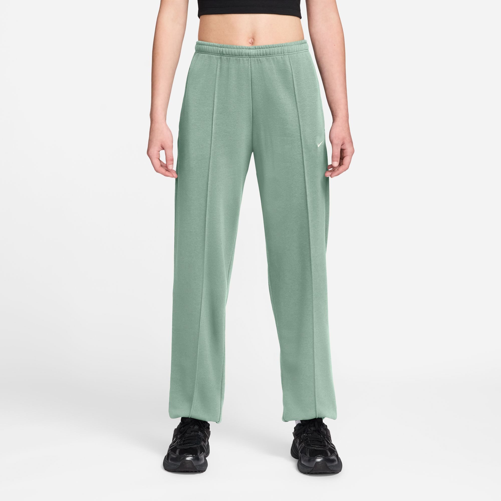 Nike Sportswear Sporthose W NSW CHLL FT JGGR PANT mit Baumwolle und Polyester, auch in großen Größen