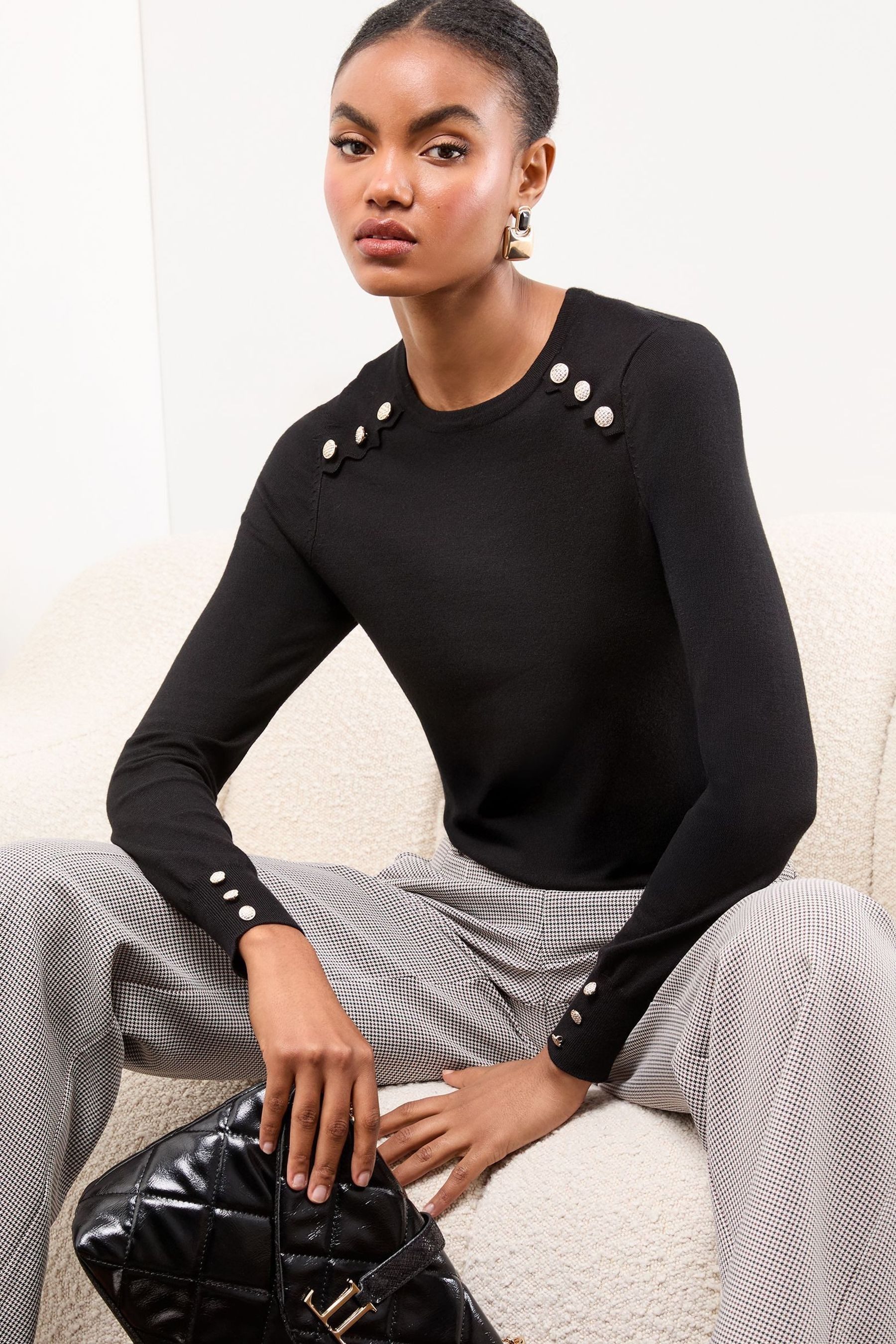 LIPSY Rundhalspullover Lipsy Strickpullover mit Bogenkante, Regular (1-tlg)