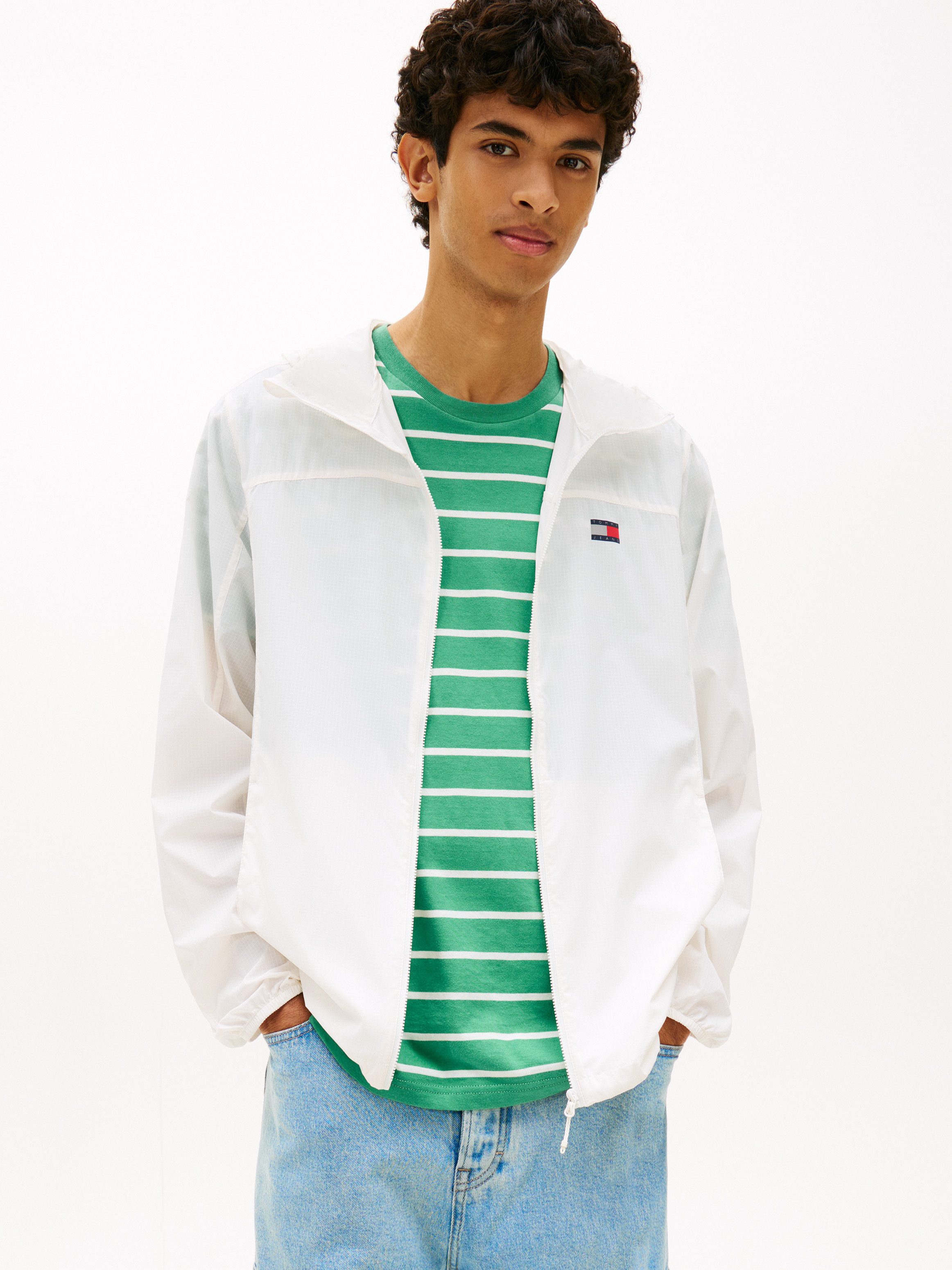 Tommy Jeans Outdoorjacke TJM OUTDOOR SHELL Windsheeter Windjacke Packable Fahrradjacke Regular fit mit Kapuze