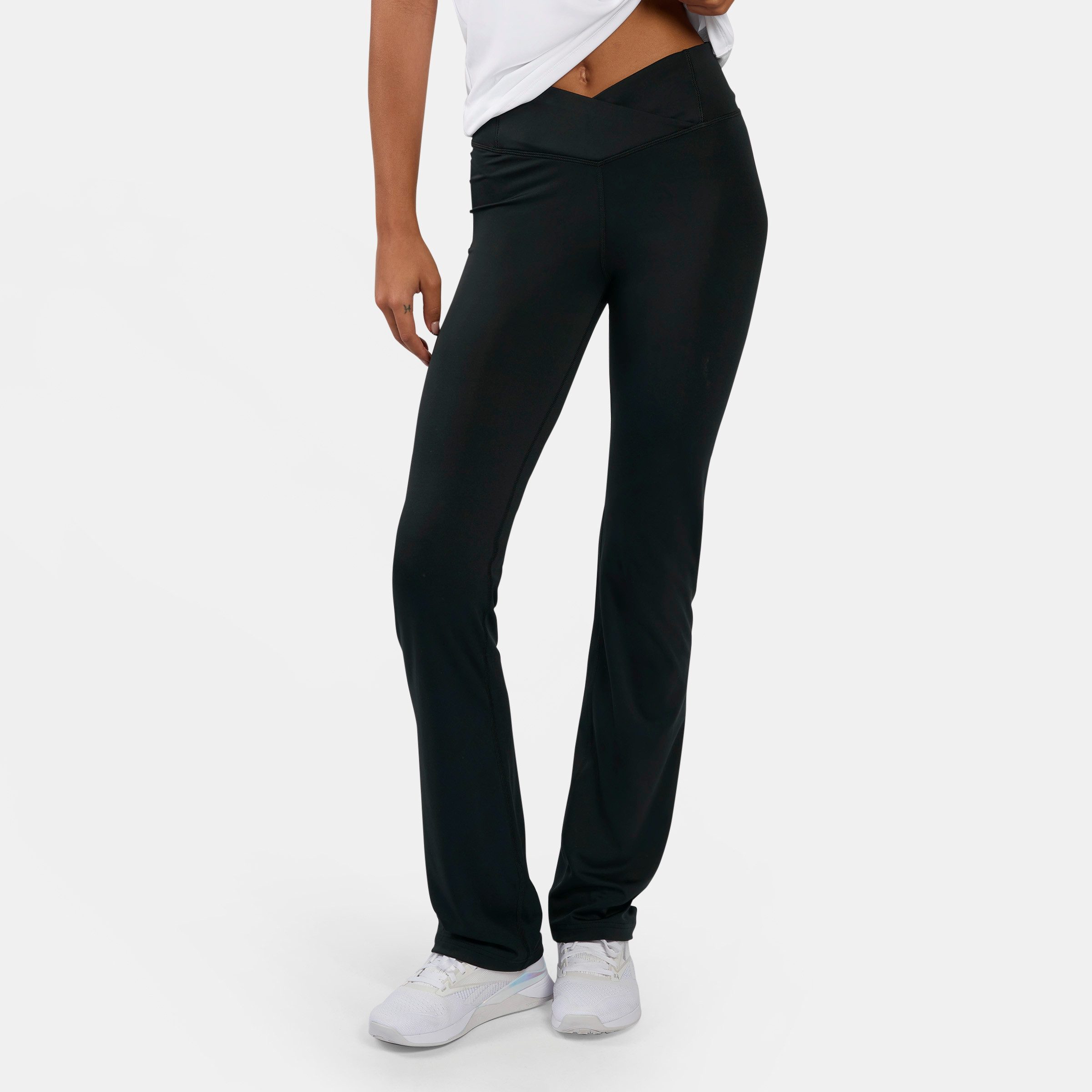 Reebok Trainingstights CORE HIGH RISE BOOTCUT PANT (1-tlg) günstig online kaufen