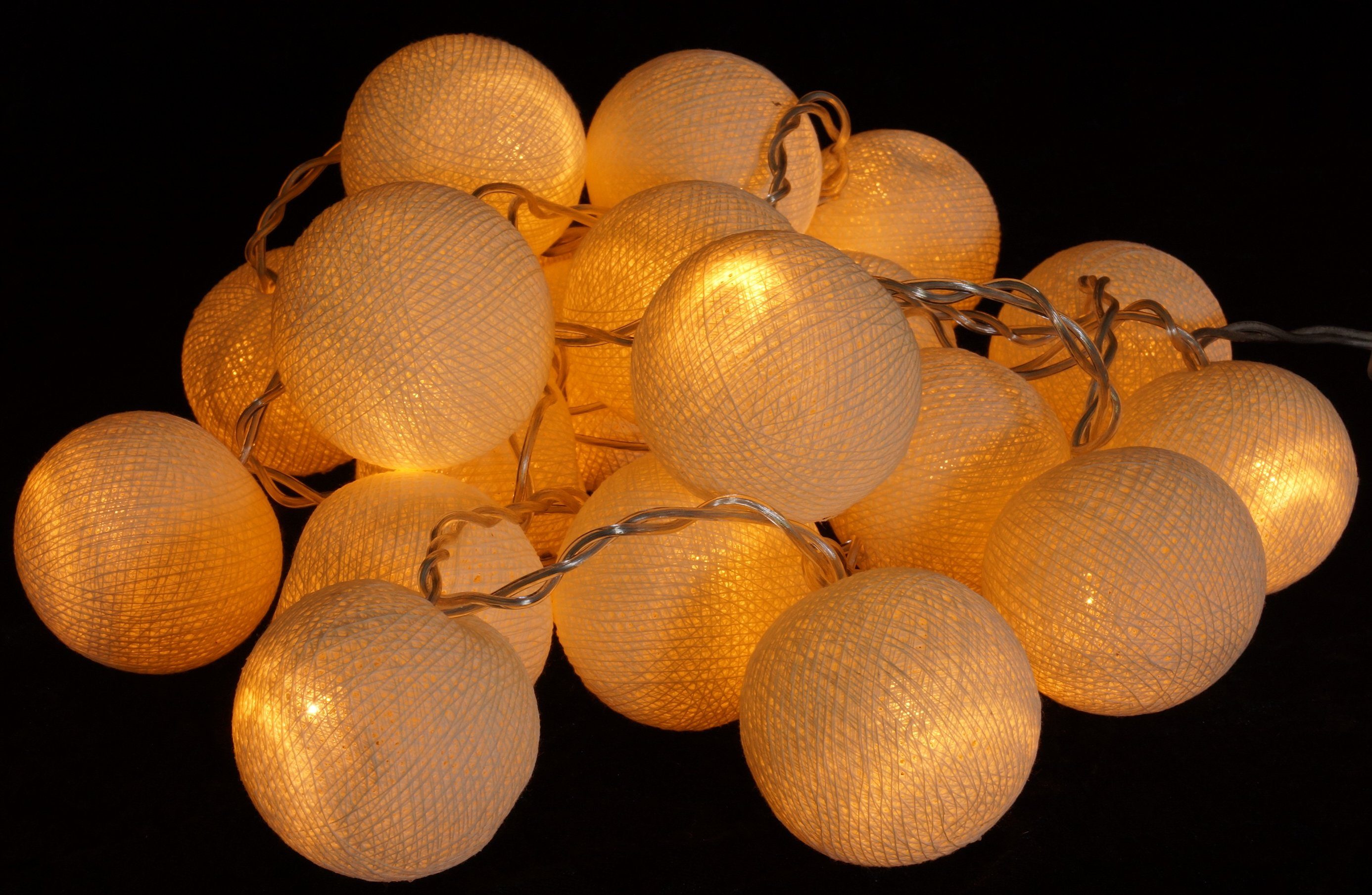 Guru-Shop LED-Lichterkette Stoff Ball Lichterkette, Lampion.. Kugel LED vanille