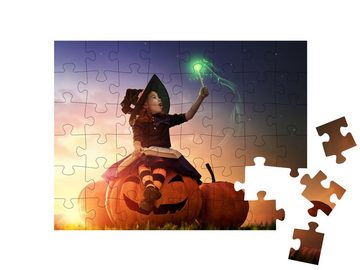 puzzleYOU Puzzle Halloween-Hexe mit ihrem magischen Zauberstab, 48 Puzzleteile, puzzleYOU-Kollektionen 48 Teile, Festtage