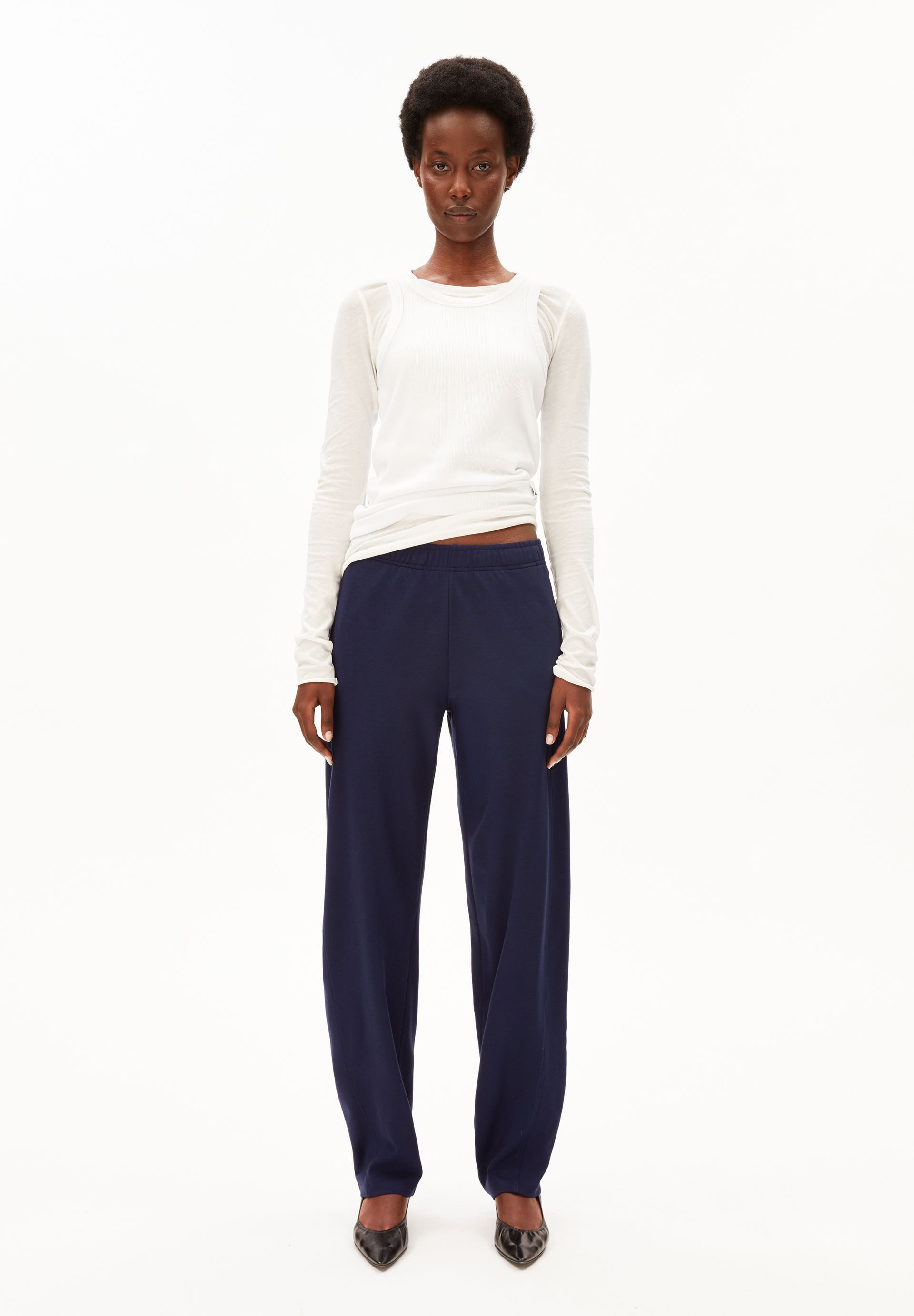 Armedangels Jerseyhose JERSEY BARREL (Mid waist, Regular Fit) Hose aus LENZING™ ECOVERO™ Viskose Mix