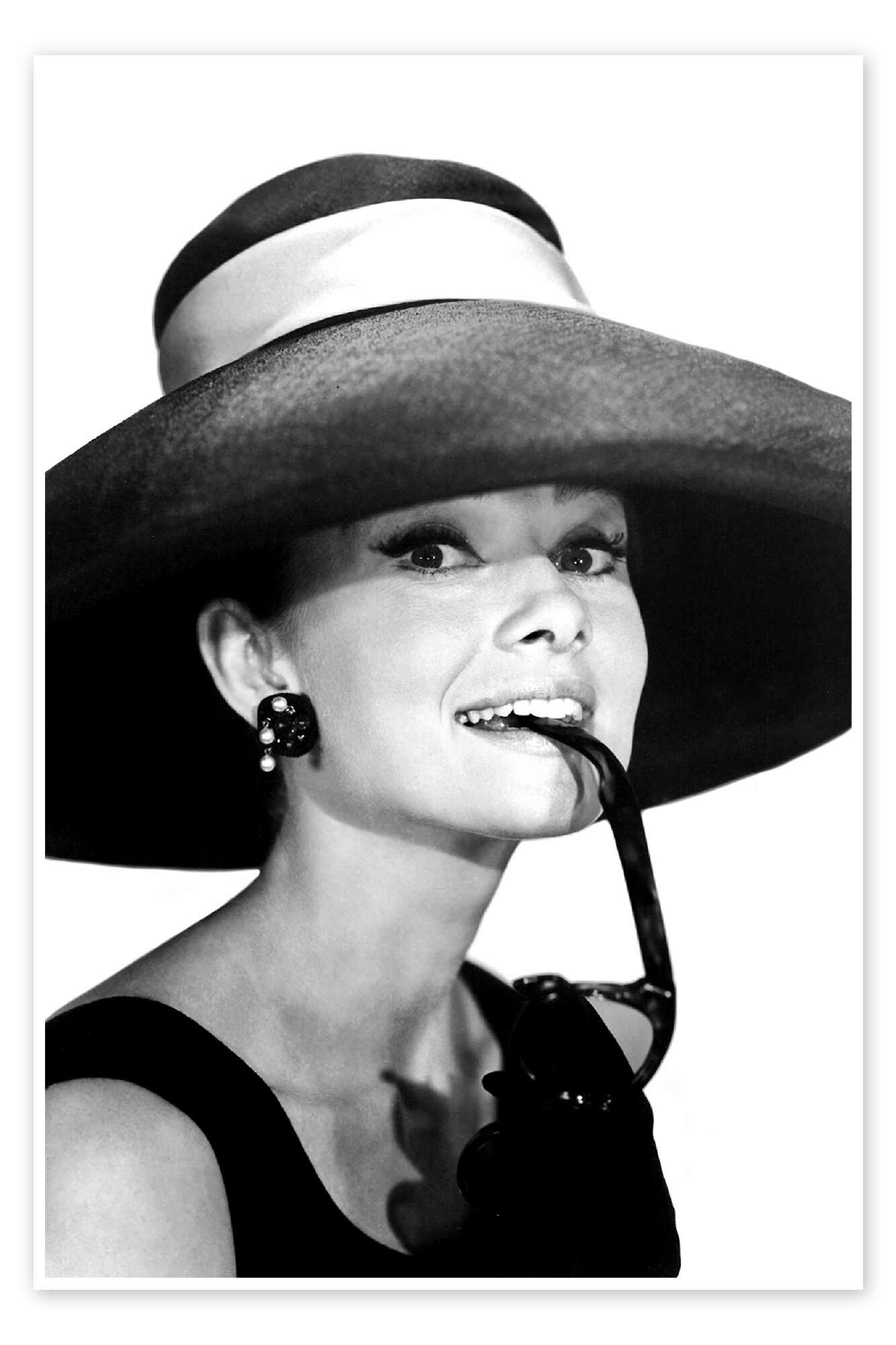 Posterlounge Wandbild Audrey Hepburn im Sommeroutfit, Celebrity Collection, günstig online kaufen