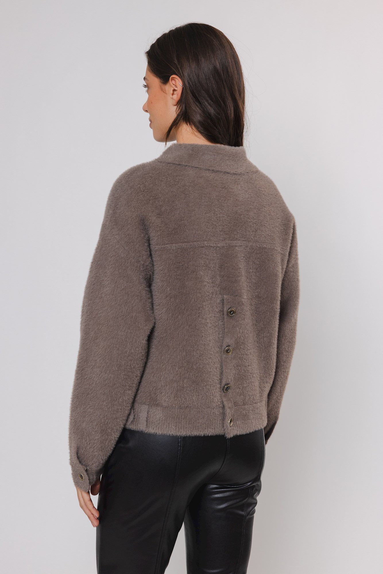 Rino & Pelle Cardigan BUBBLY mit flauschiger Optik, Langarm, Rundhals, ohne Kapuze, aus Materialmix – Bild 4 von 4