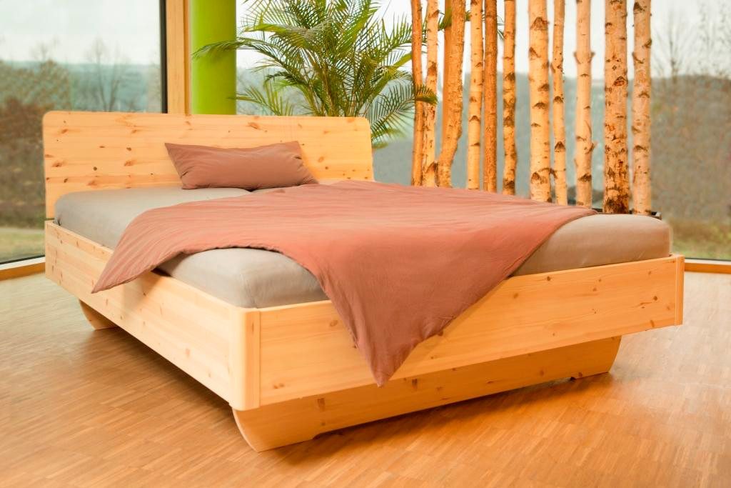 geborgenschlafen Holzbett Schwebebett Zirbe FREYA – Massivholzbett metallarm & handgefertigt, Massivholz aus Zirbe - Metallarm - Эко-товар & handgefertigt
