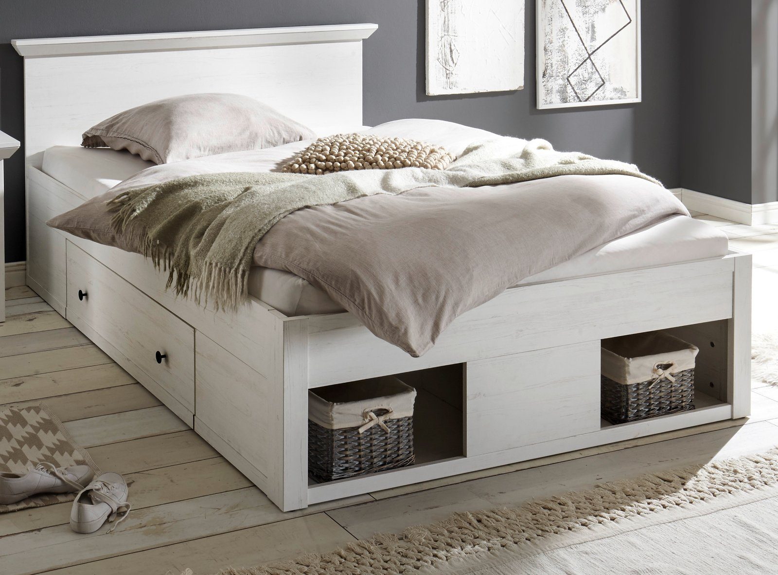 Furn.Design Einzelbett Hooge (Bett in Pinie weiß gekälkt, Liegefläche 140 x 200 cm), inkl. 2x Bettschubkasten Landhausstil modern. € 479,99