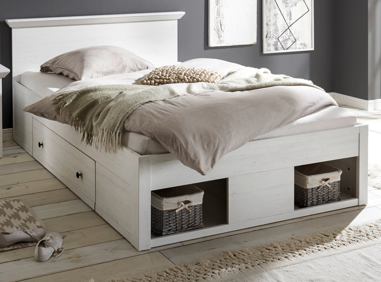IMV Einzelbett »Hooge« (Bett in Pinie weiß gekälkt, Liegefläche 140 x 200  cm), inkl. 2x Bettschubkasten, Landhausstil modern