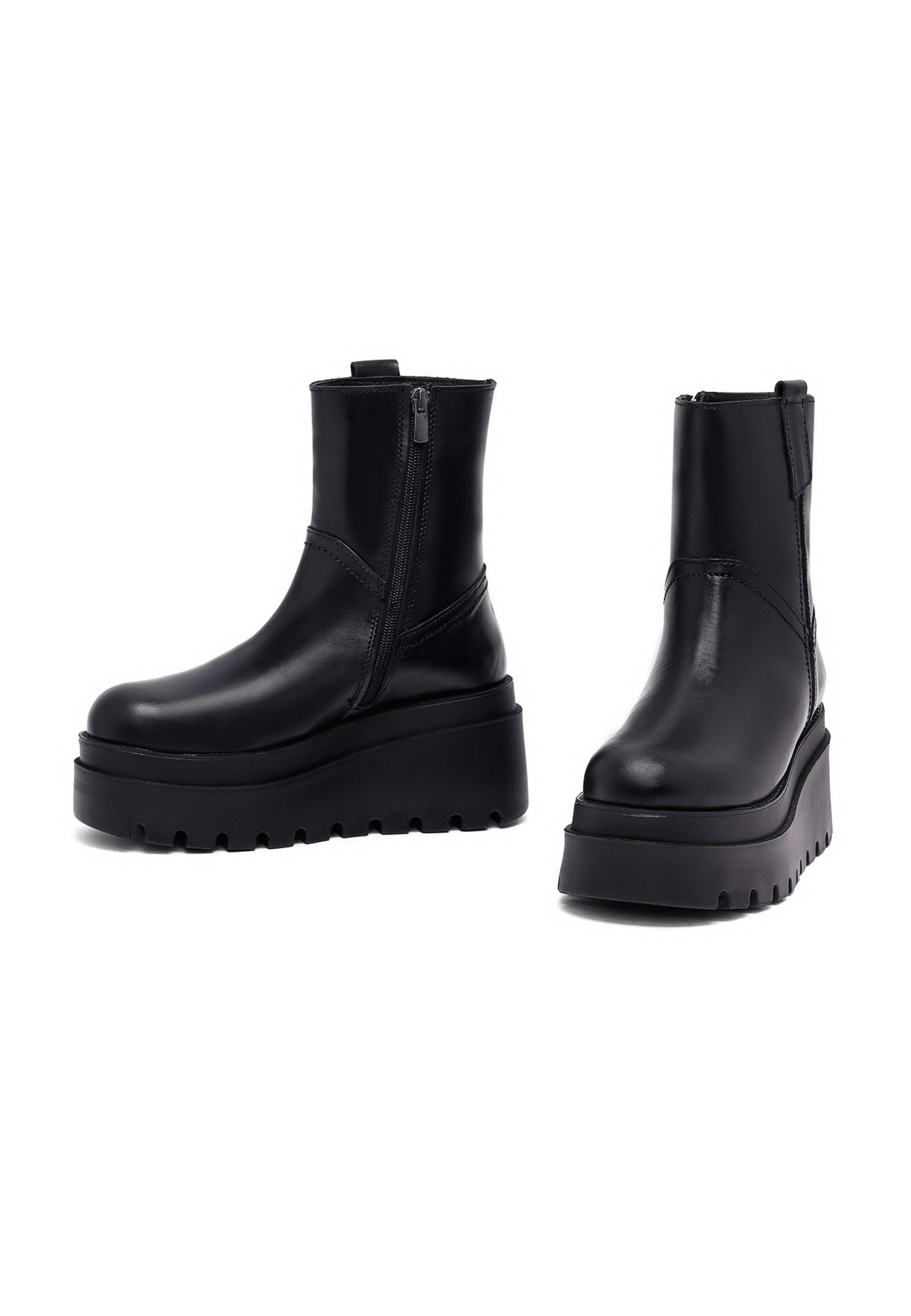 Derimod Plateau-Stiefeletten aus Leder Ankleboots