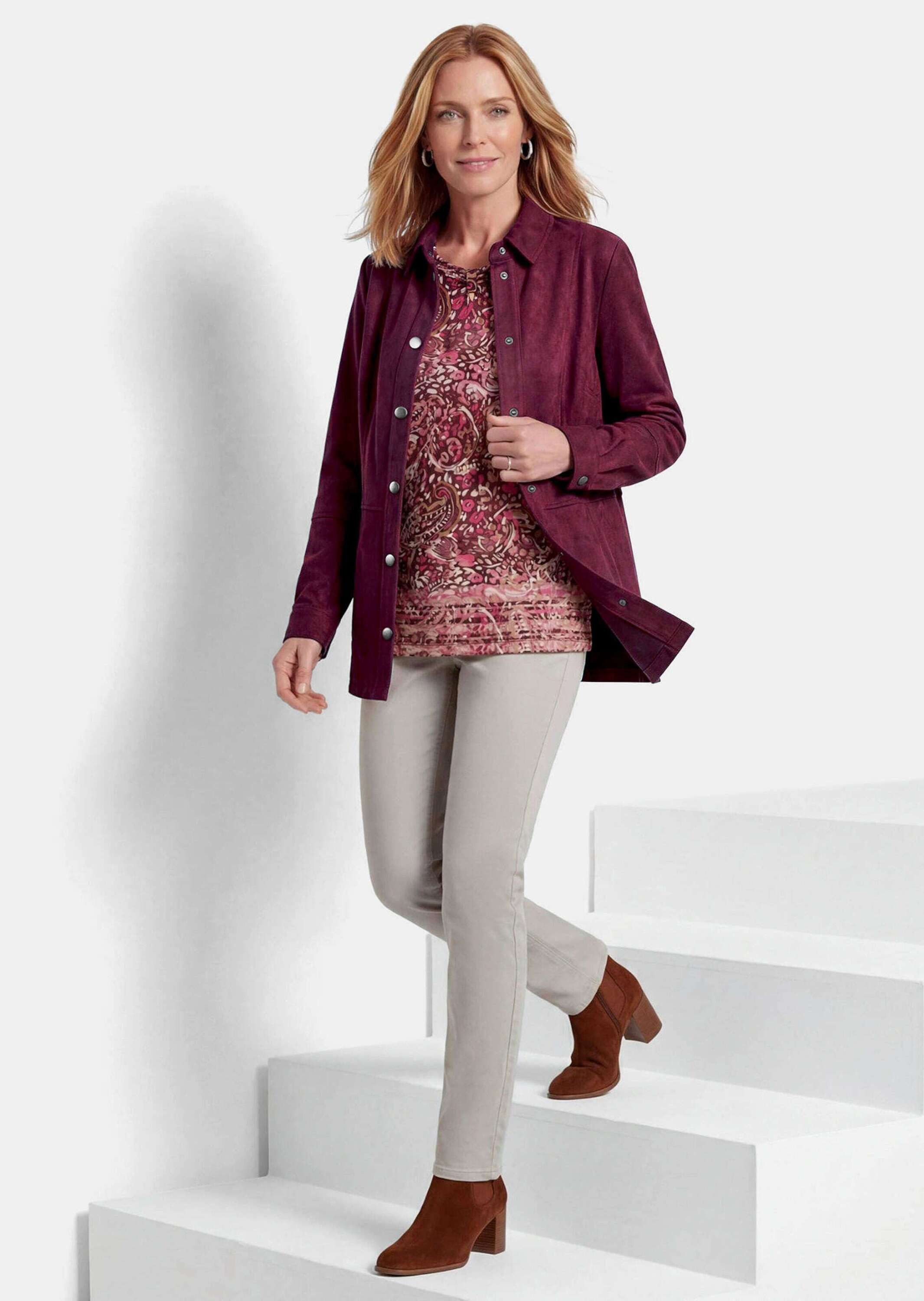 GOLDNER Outdoorjacke Hemdjacke in Veloursleder-Optik Gerade geschnittene Blusenjacke mit Hemdkragen und Knopfleiste – Bild 4 von 5