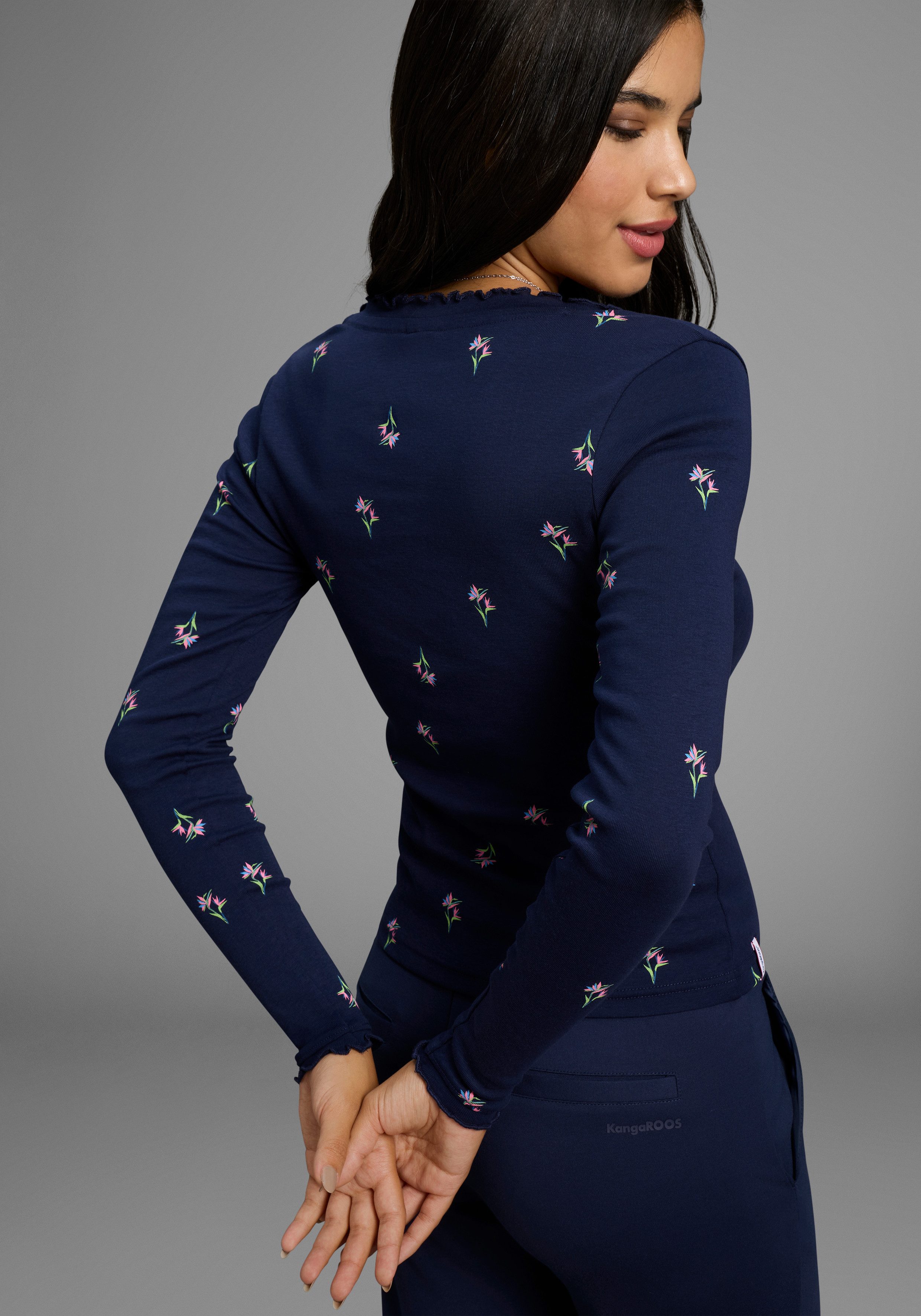 KangaROOS Langarmshirt mit Blumendruck und Knopfleiste günstig online kaufen