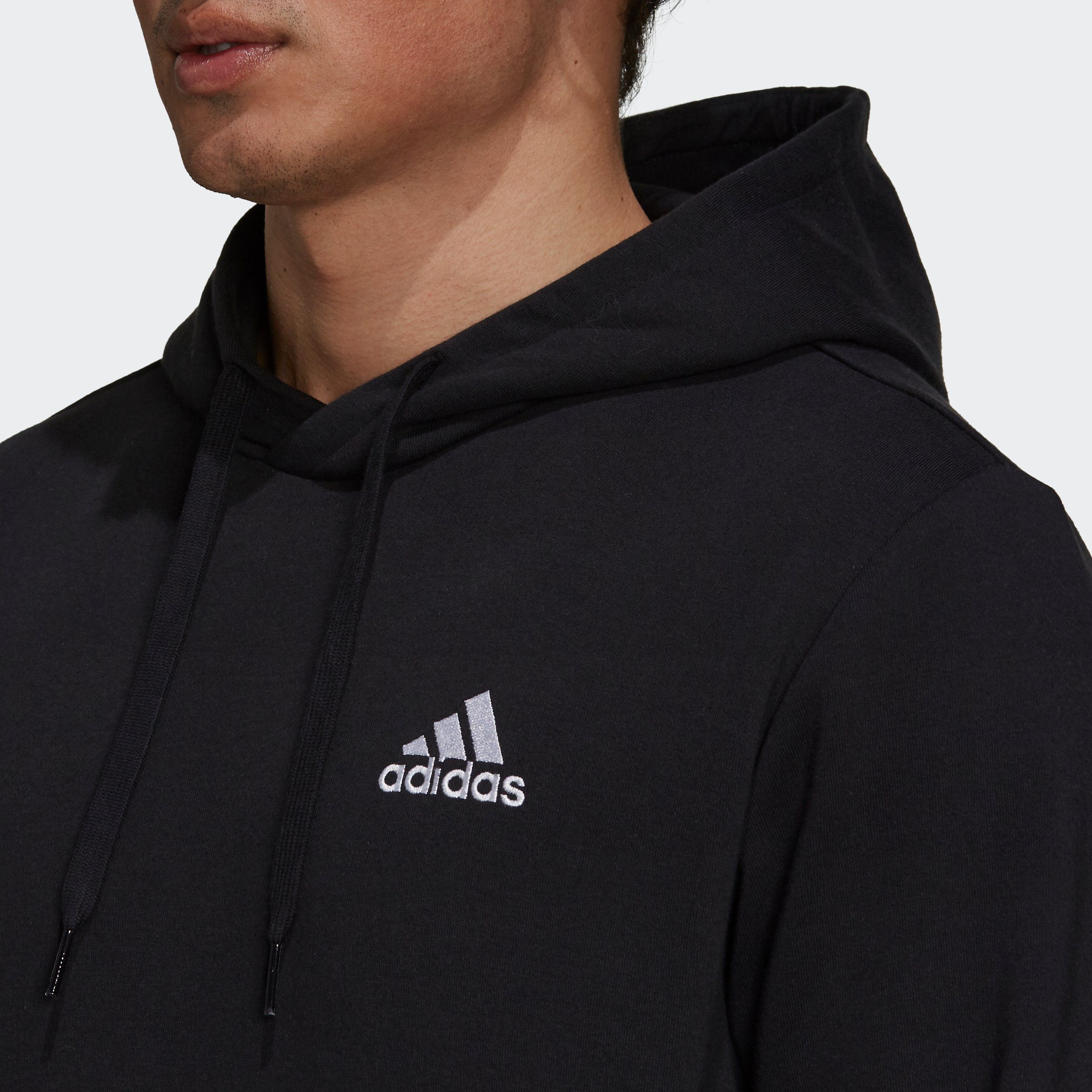 Kapuzensweatshirt ESSENTIALS HOODIE White Sportswear FLEECE adidas / Black