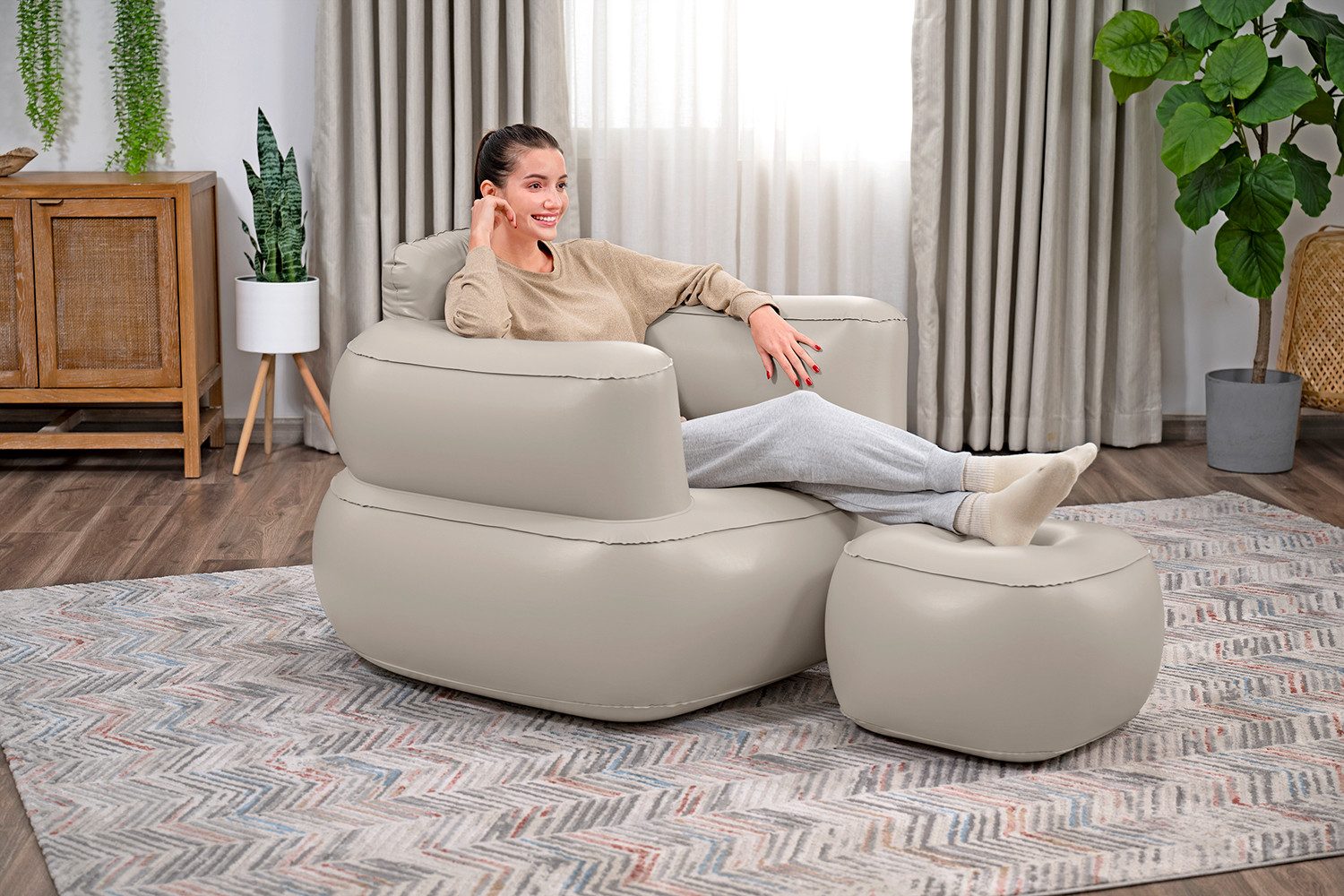 Bestway Luftbett Comfi Cuber™, (Packung, 1-tlg., mit Fußhocker 107 x 99 x 80 cm), Komfortable Rückenlehne und Armlehnen