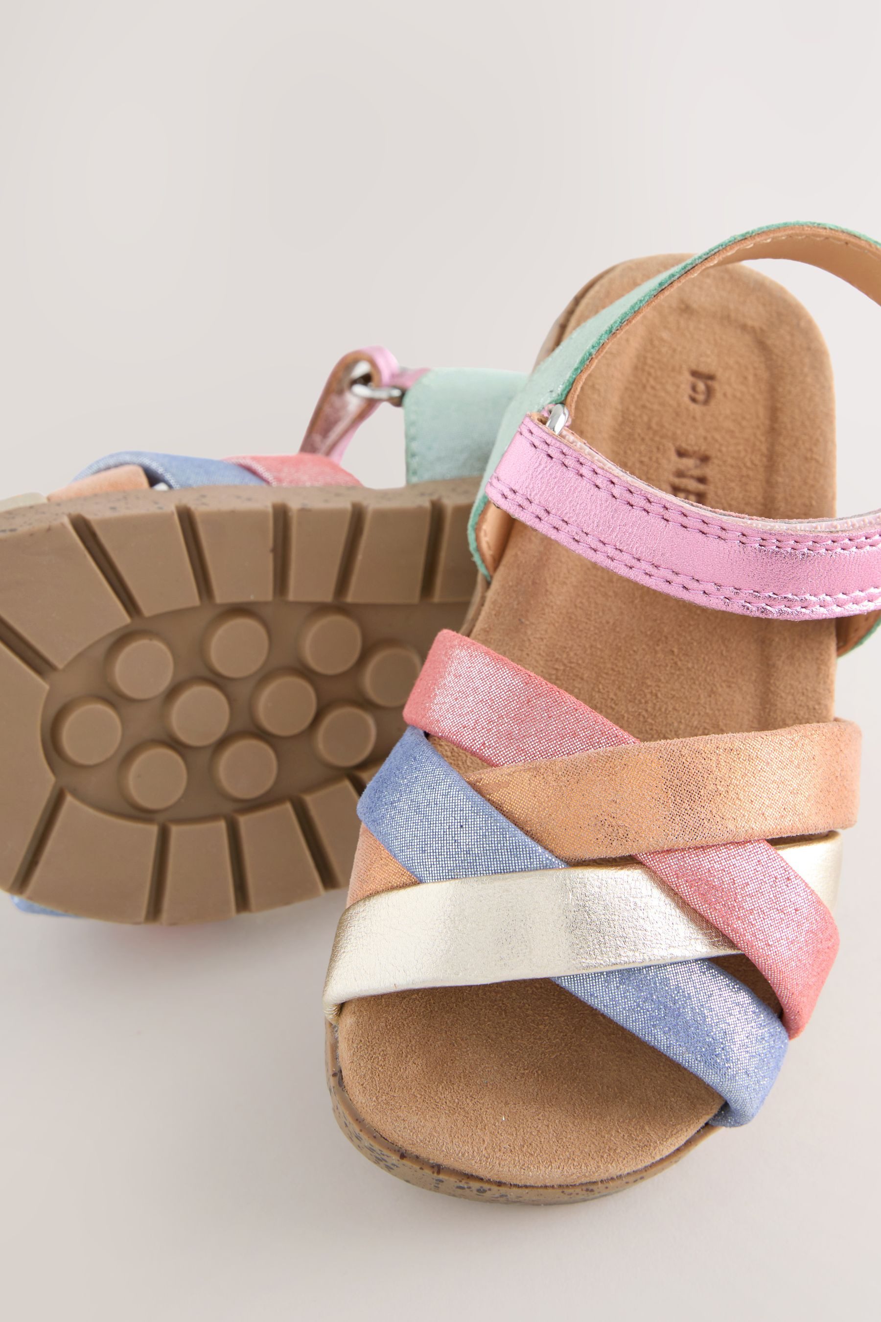 Next Ledersandalen in Flechtoptik mit Klettverschluss Sandale (1-tlg)
