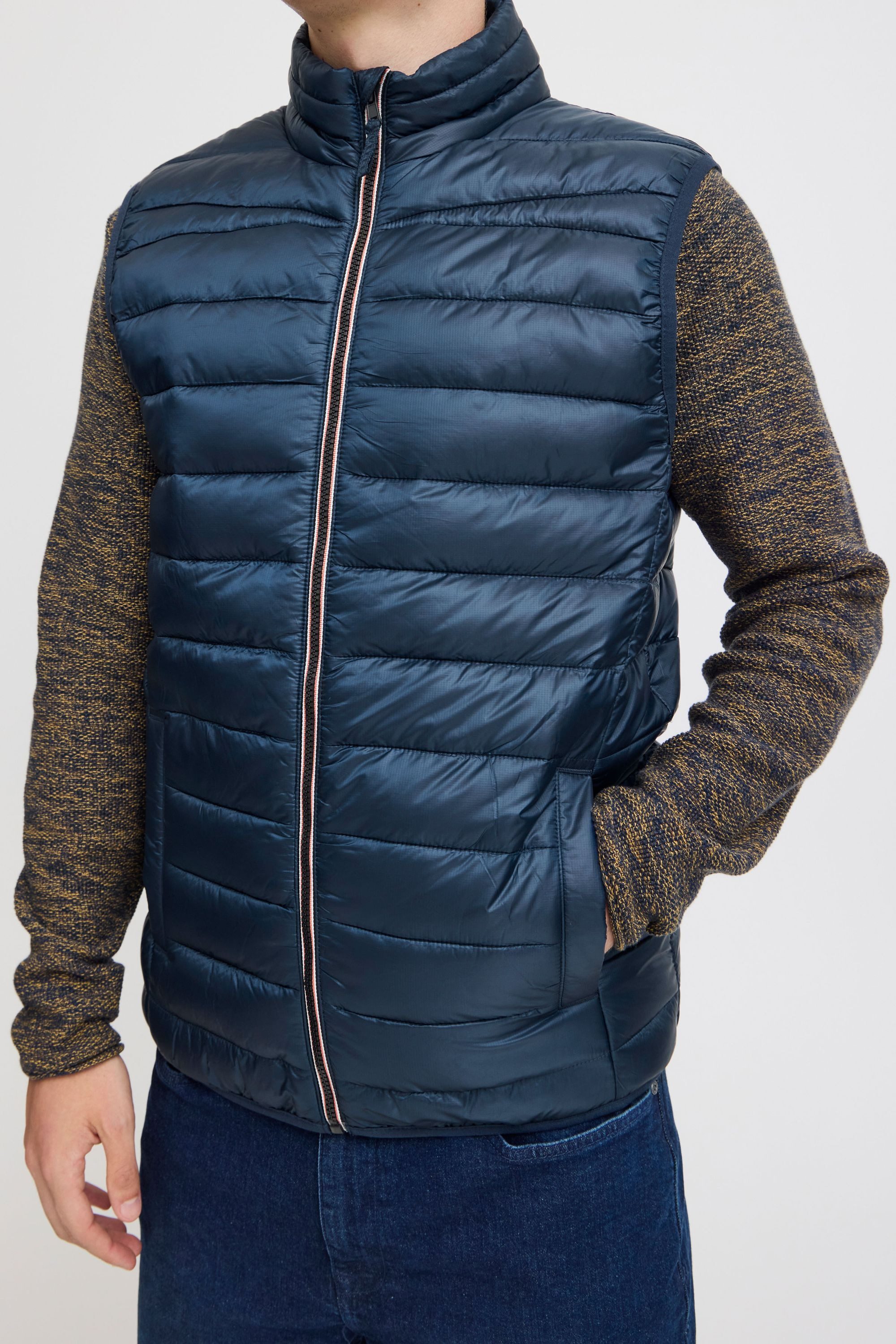 Blend Steppweste BHOuterwear Stilvolle Basic Steppweste mit Taschen