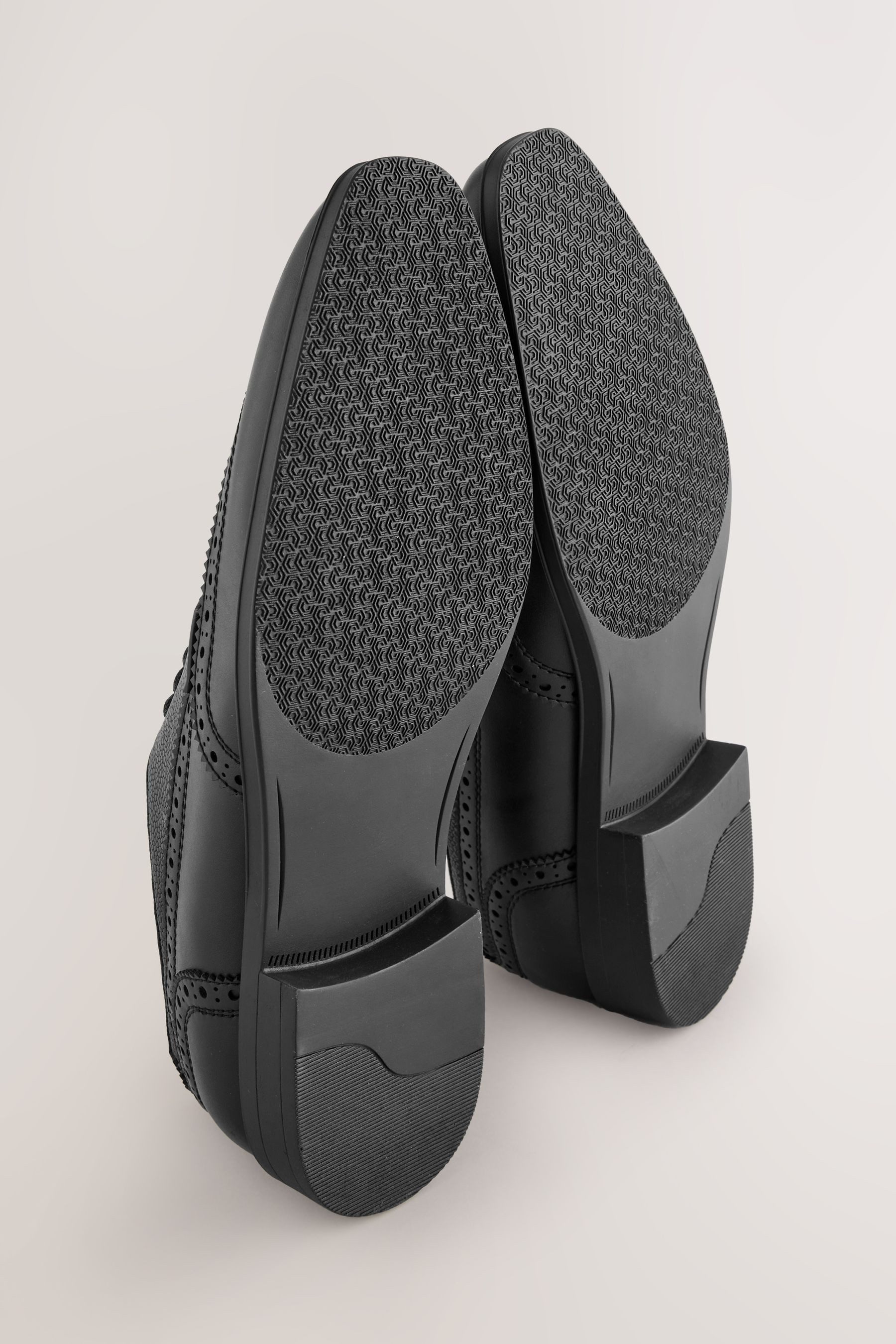 Next Brogues mit Budapester Lochmuster Schnürschuh günstig online kaufen