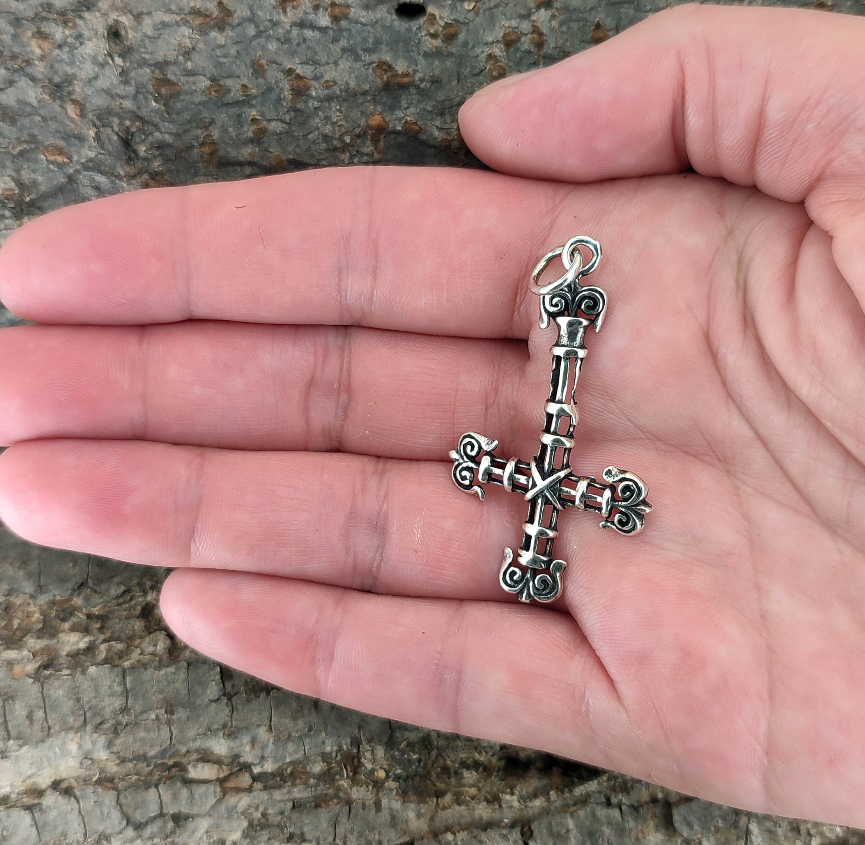 Kiss of Leather Kettenanhänger umgedrehtes Kreuz Satan Teufel 925 Silber Sterling umgekehrtes