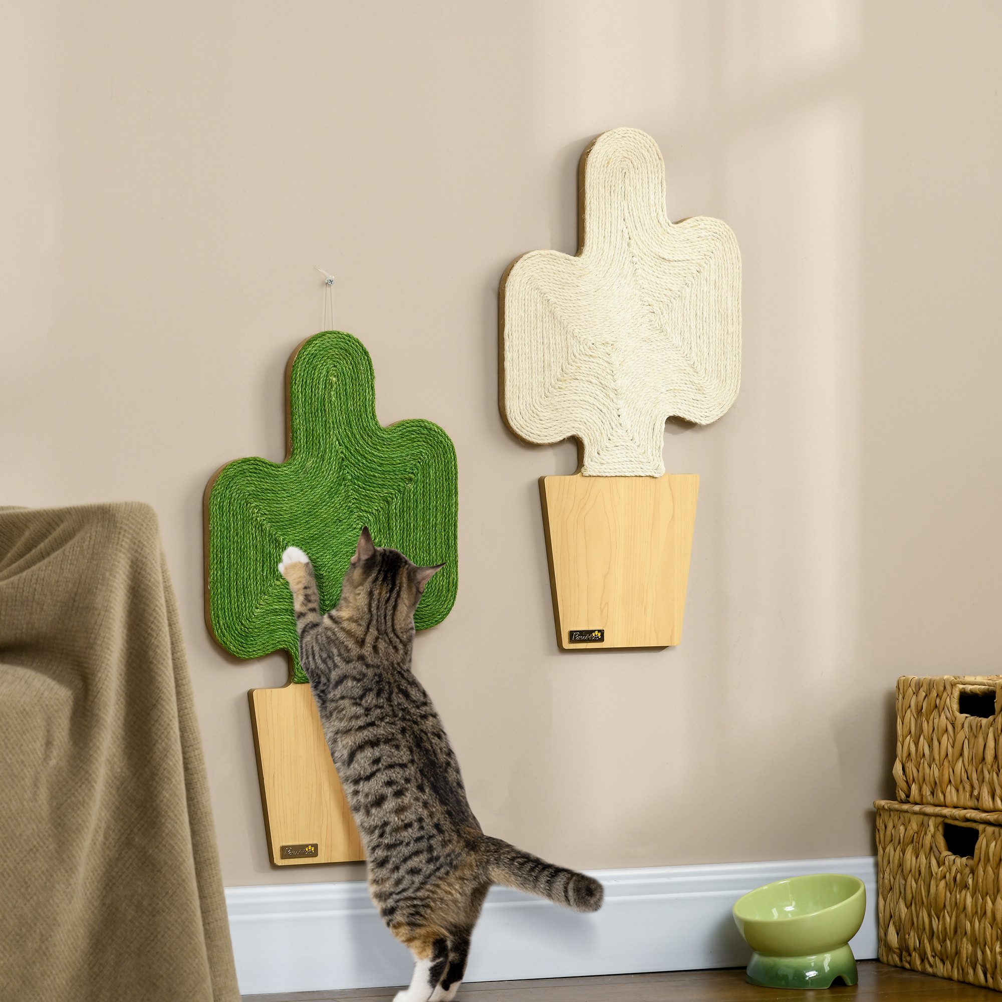 furnicato Kratzbaum Katzen Kratzbrett 30B x 60H cm in Eiche, Weiß und Grün, Kratzmatte im Kakteen-Design mit Juteseil zur Montage an der Wand