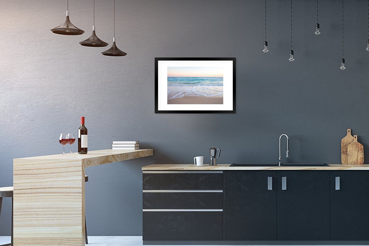 MuchoWow Poster Strand - Meer - Pastell, (1 St), mit Rahmen, Kunstdruck, Gerahmtes Poster, Schwarzem Bilderrahmen