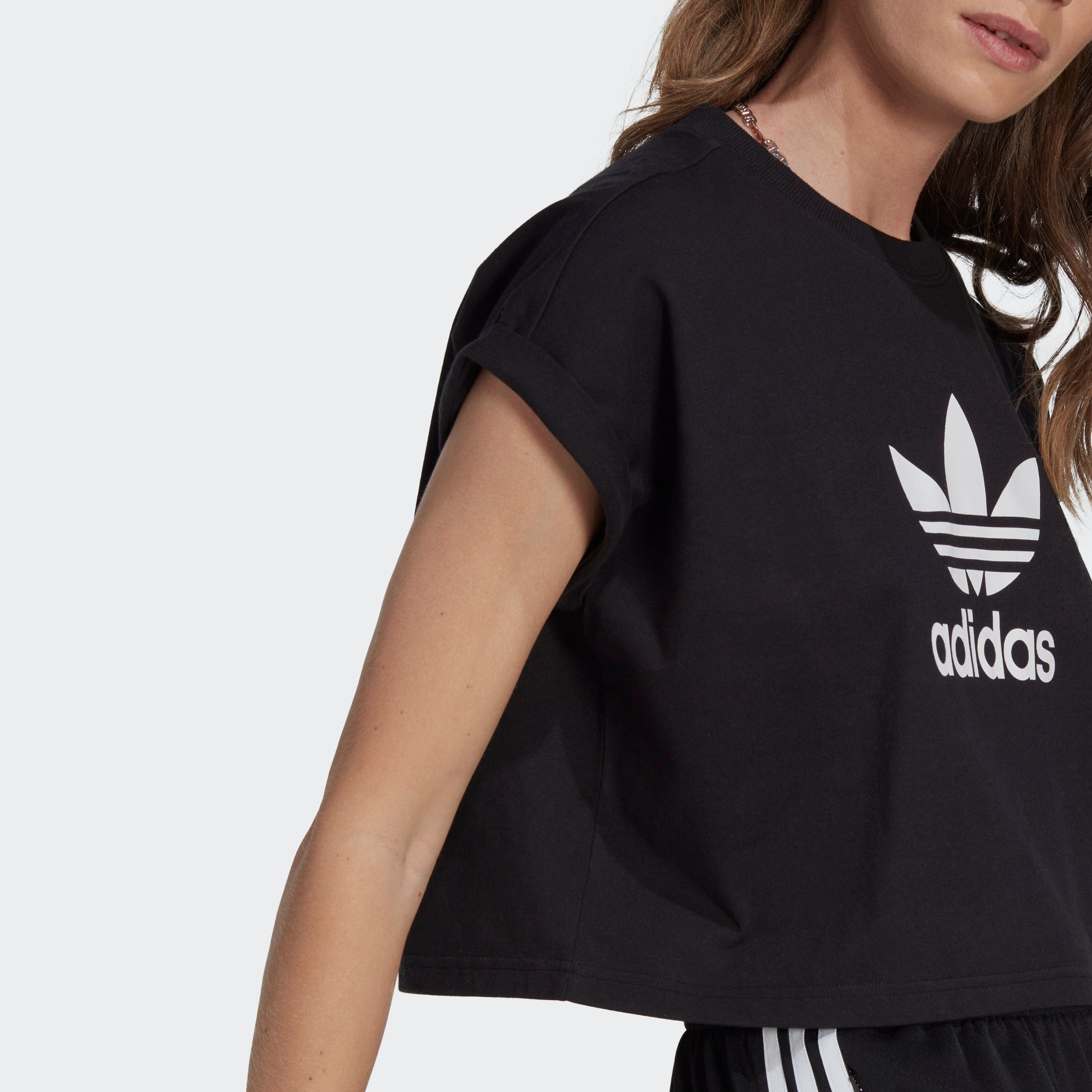 Black adidas Originals T-Shirt CLASSICS ADICOLOR