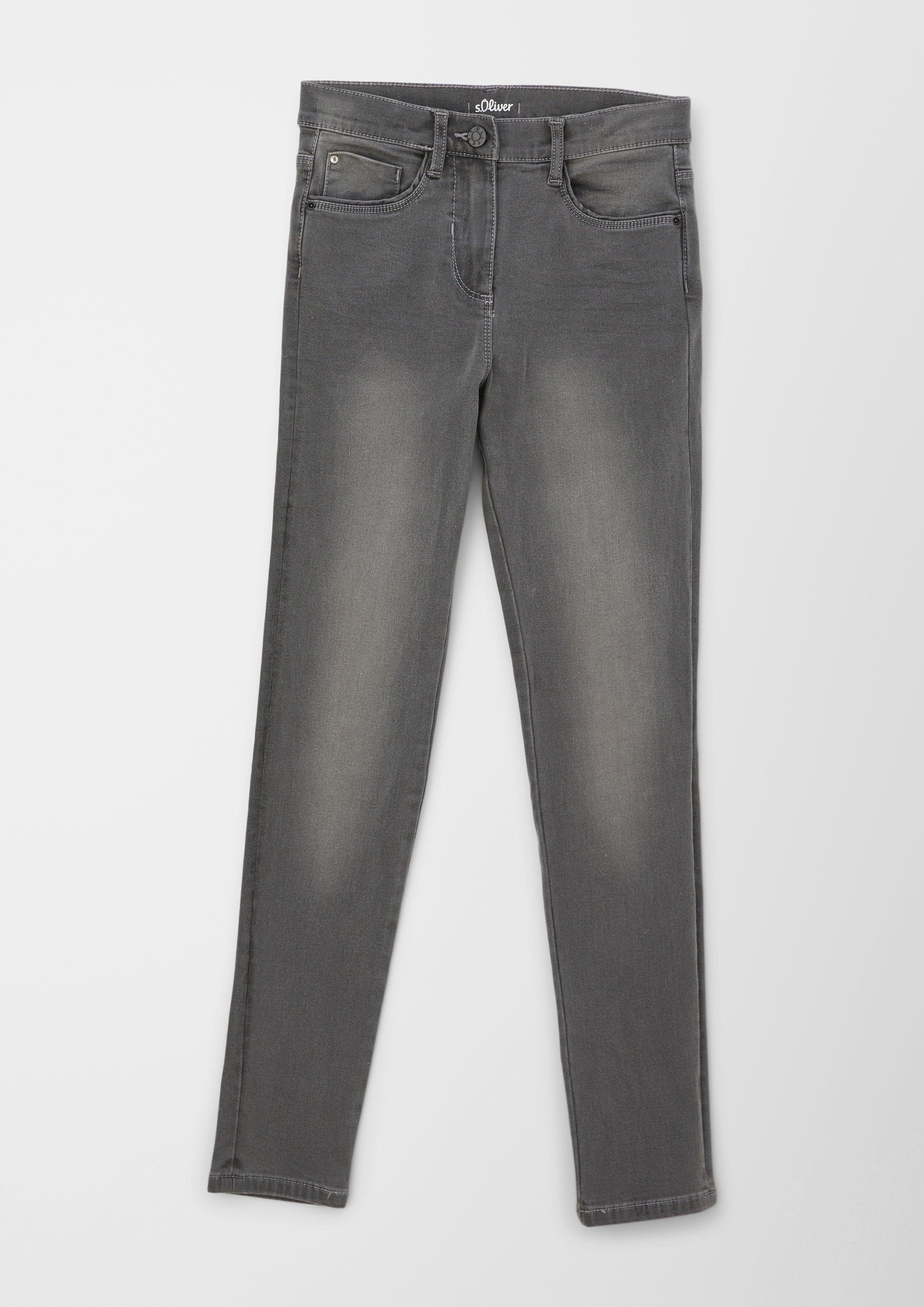 Suri s.Oliver / High Waschung, Knopf Skinny in mit 5-Pocket-Form, Jeans Rise Skinny / mit Skinny Reißverschluss einem Fit Leg wird verschlossen, / Stoffhose