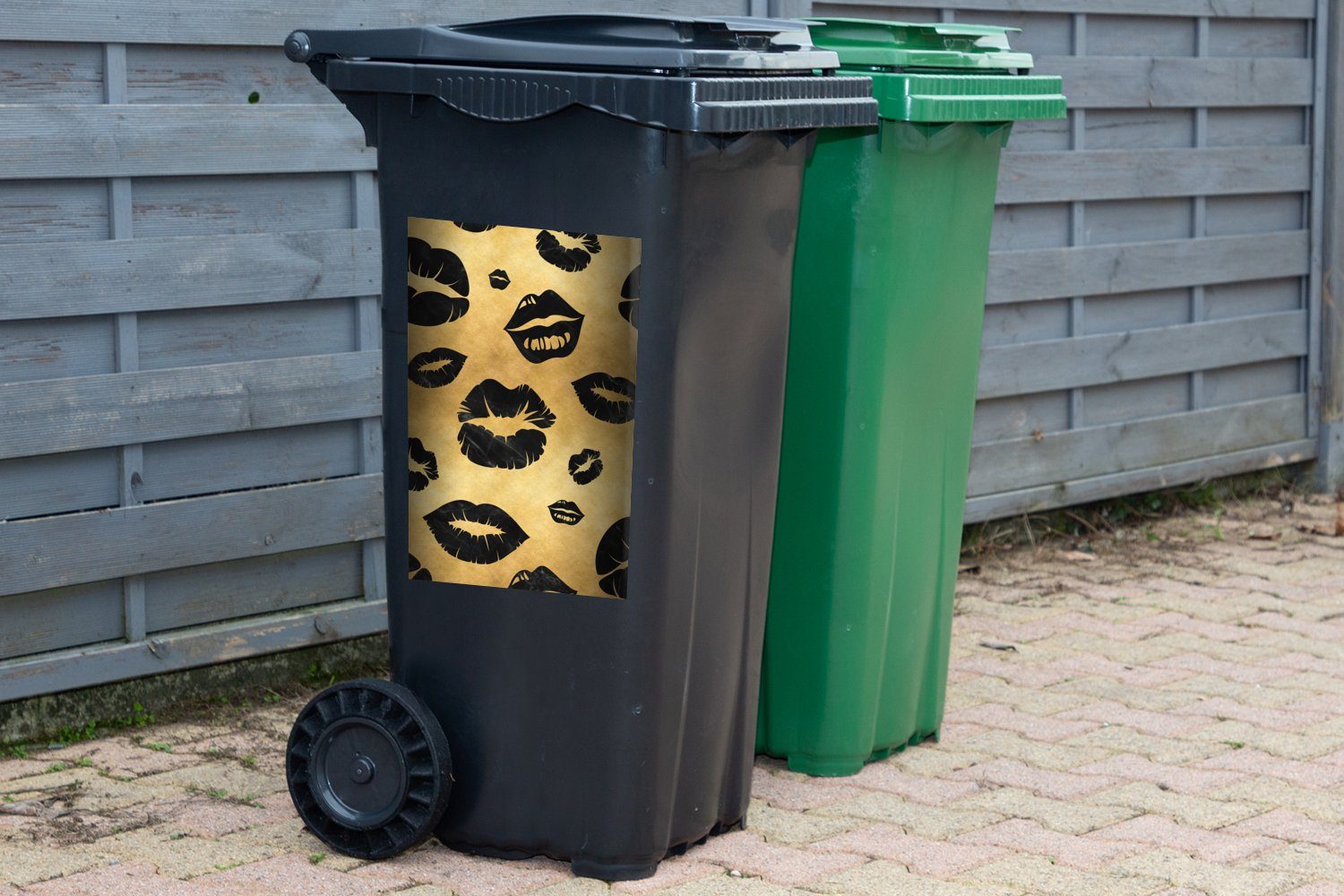 Mülltonne, Wandsticker - (1 Gold - St), Mülleimer-aufkleber, Abfalbehälter Container, Schwarz Sticker, MuchoWow Muster Kuss -